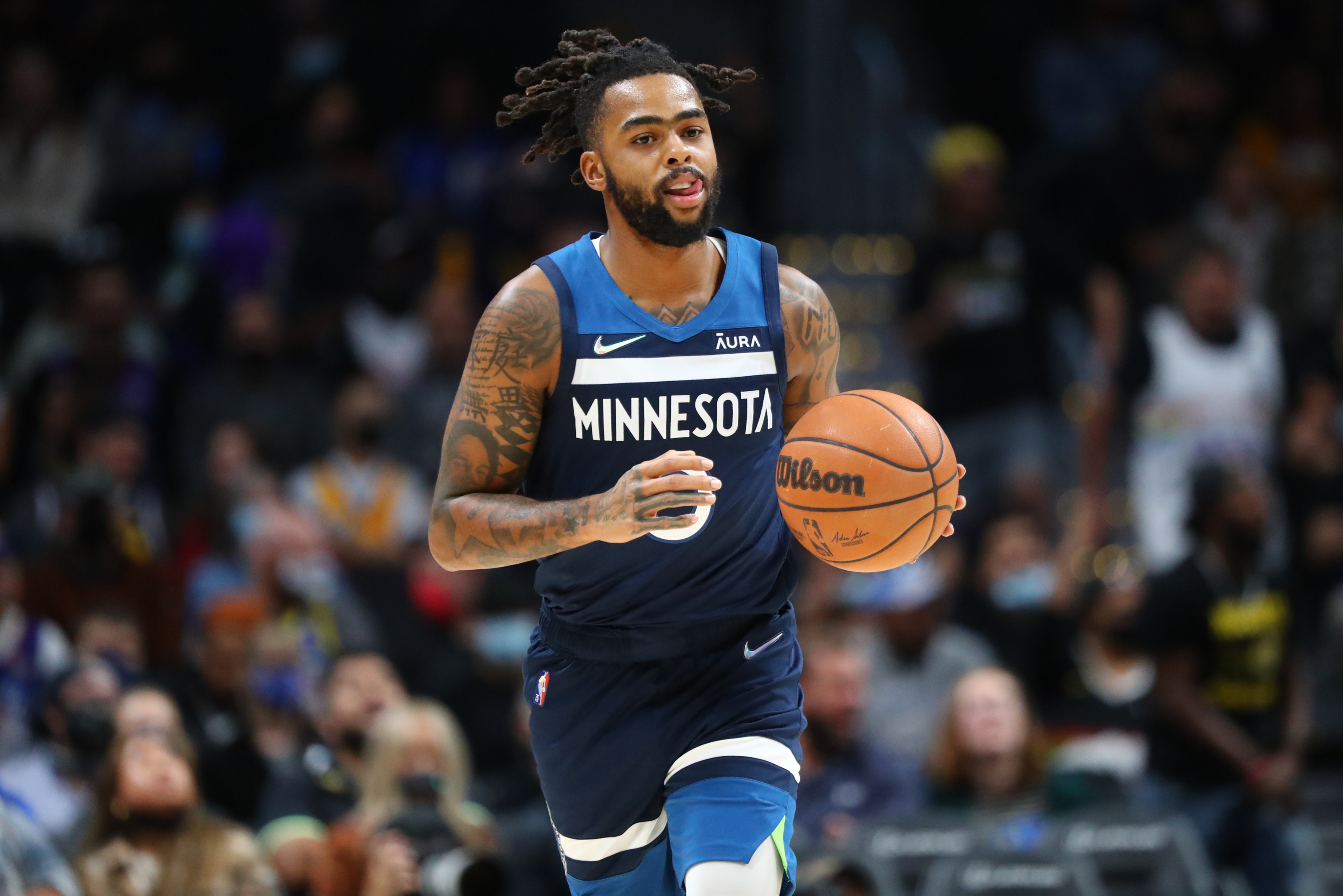 Timberwolves' D'Angelo Russell misses cue to check-in, watches Minnesota  play 4-on-5 possession from sideline