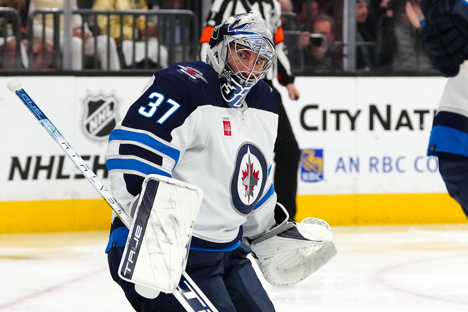 3 best trade destinations for Jets' Connor Hellebuyck