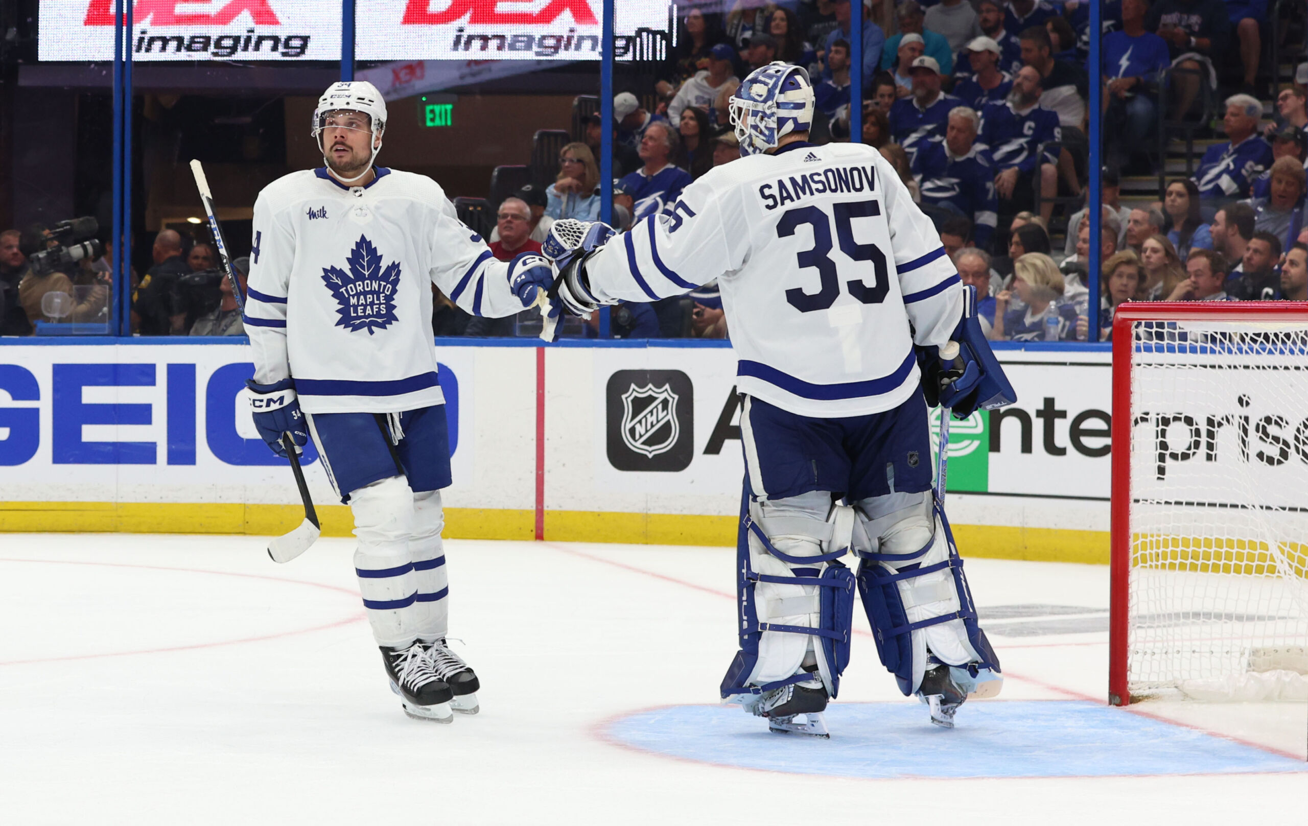 PHOTO: Maple Leafs' Auston Matthews gets inked