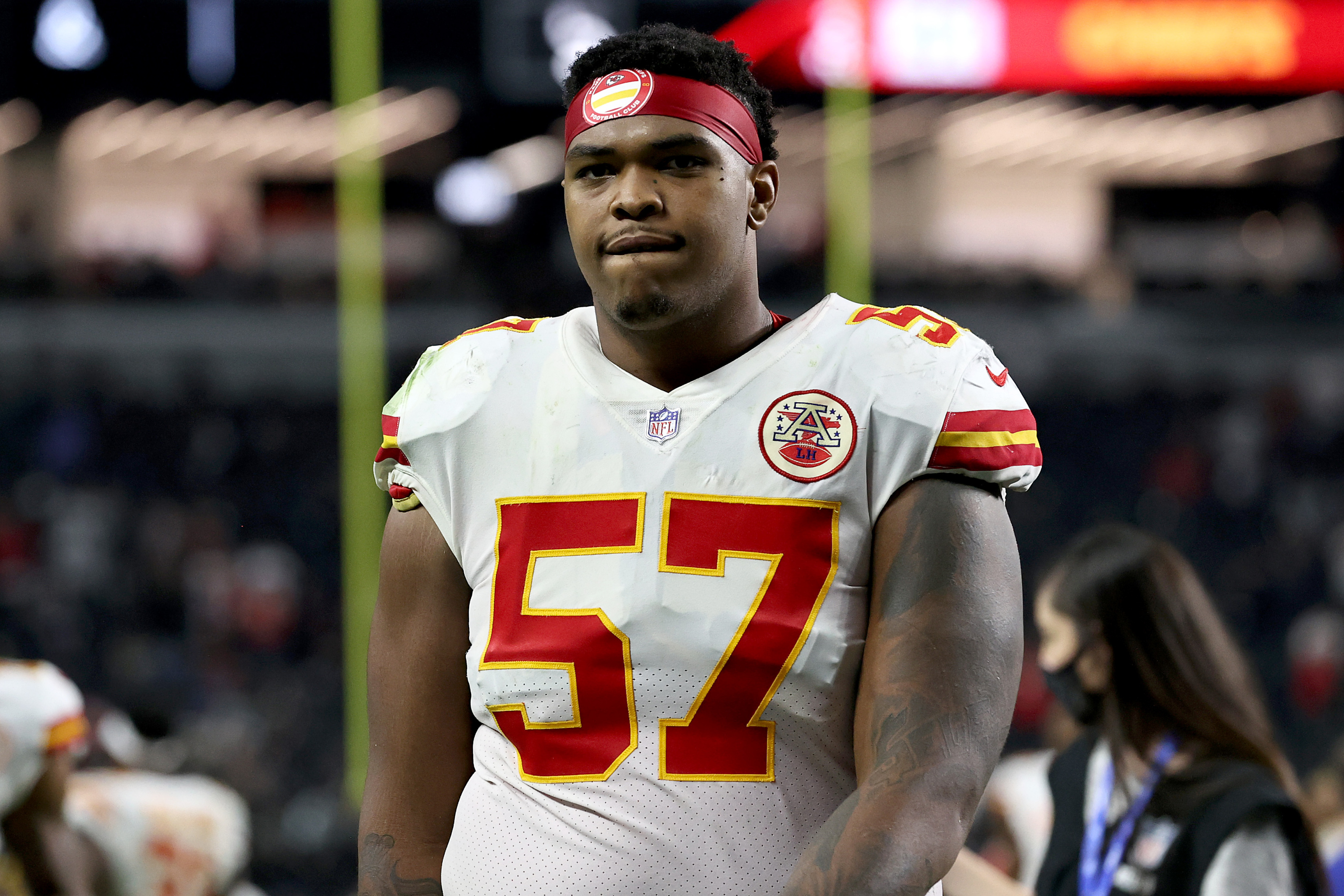 Orlando Brown not called for holding Hendrickson on Mahomes' scramble