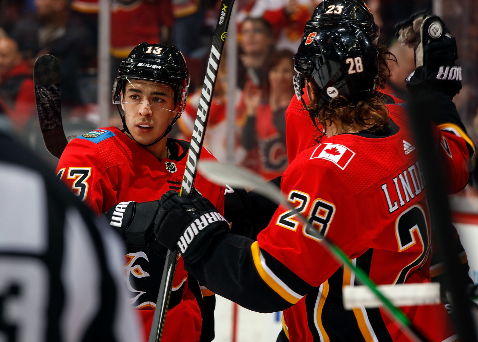 NHL roundup: Johnny Gaudreau's hat trick leads Flames past