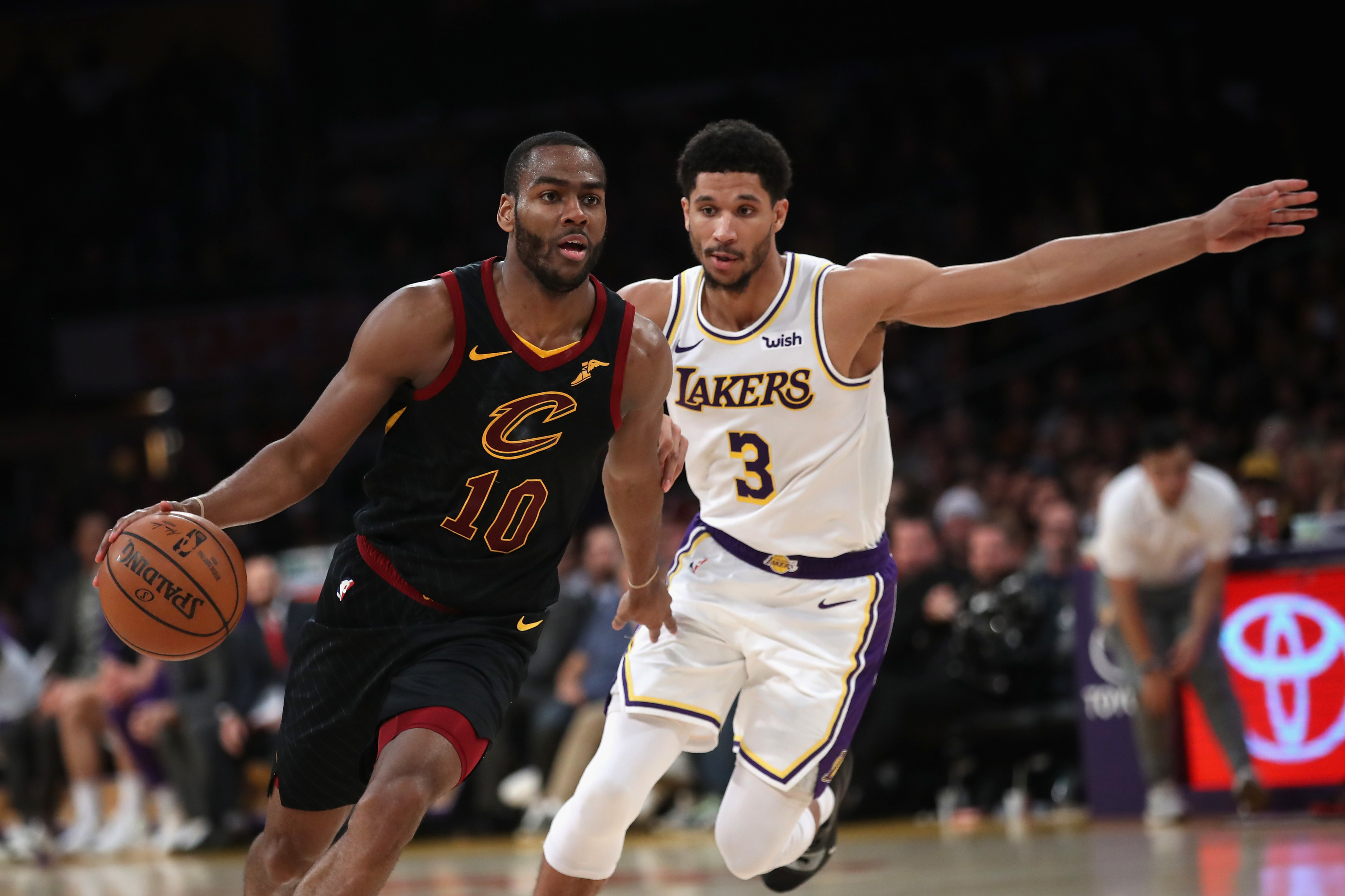 Laker guard reportedly available; unlikely option for Golden State Warriors