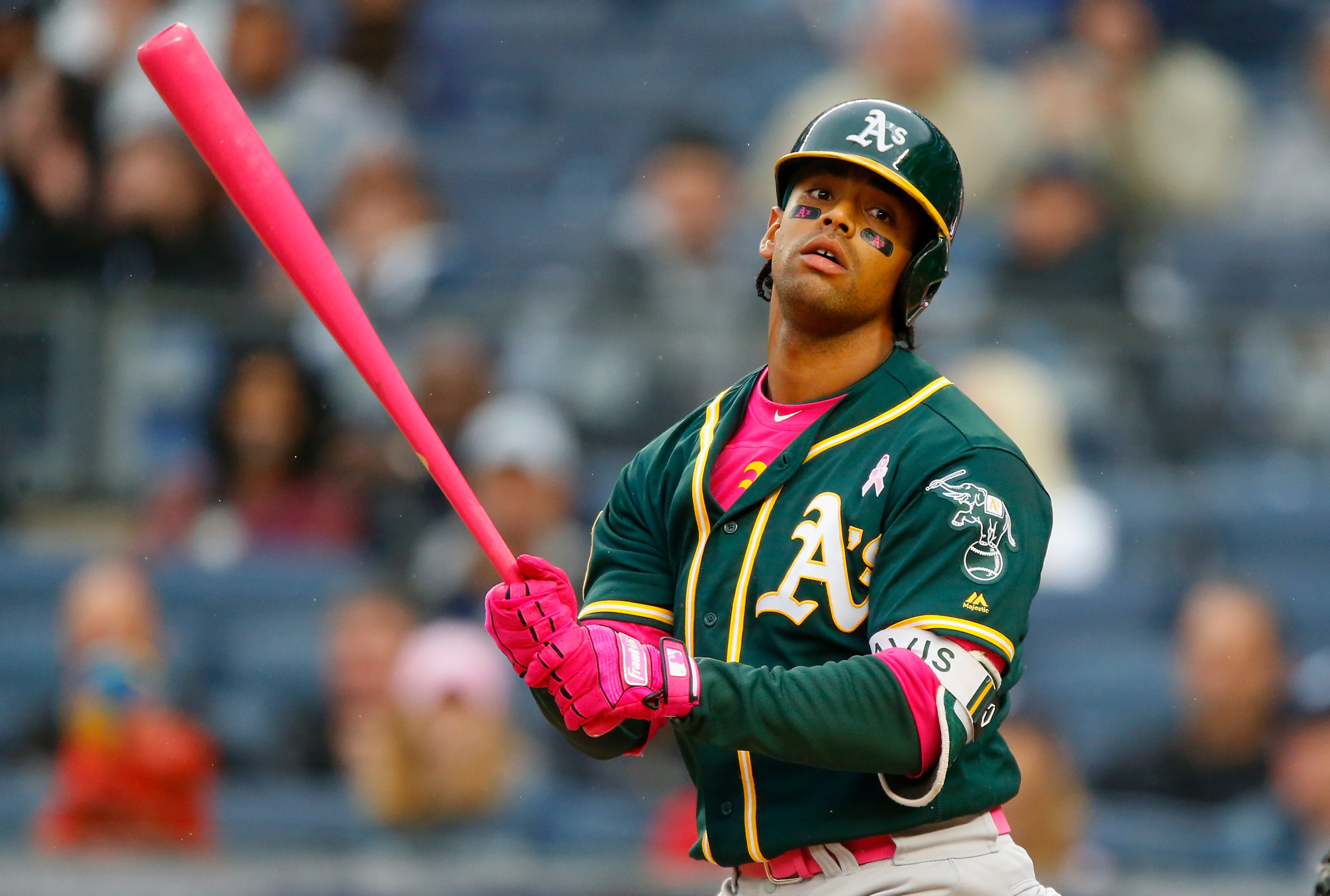 Oakland Athletics' Coco Crisp jogs in at batting practice during a News  Photo - Getty Images
