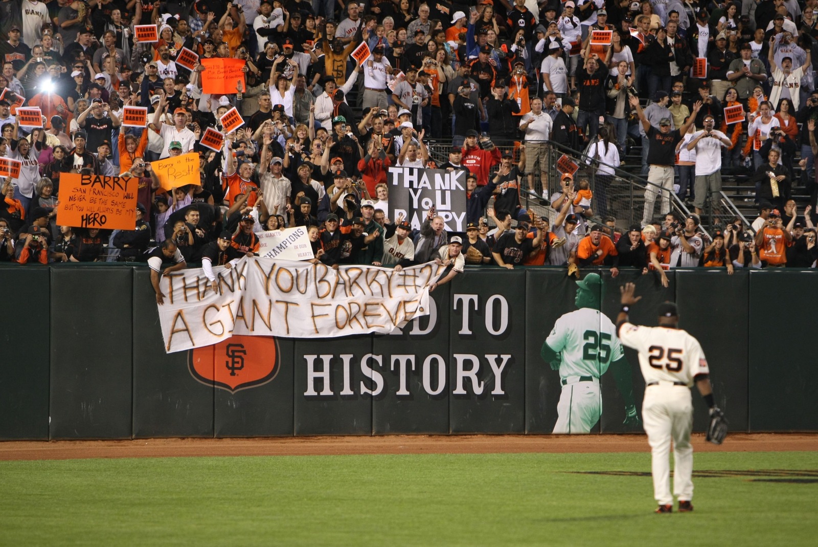 San Francisco Giants retire Barry Bonds' No. 25 in ceremony at