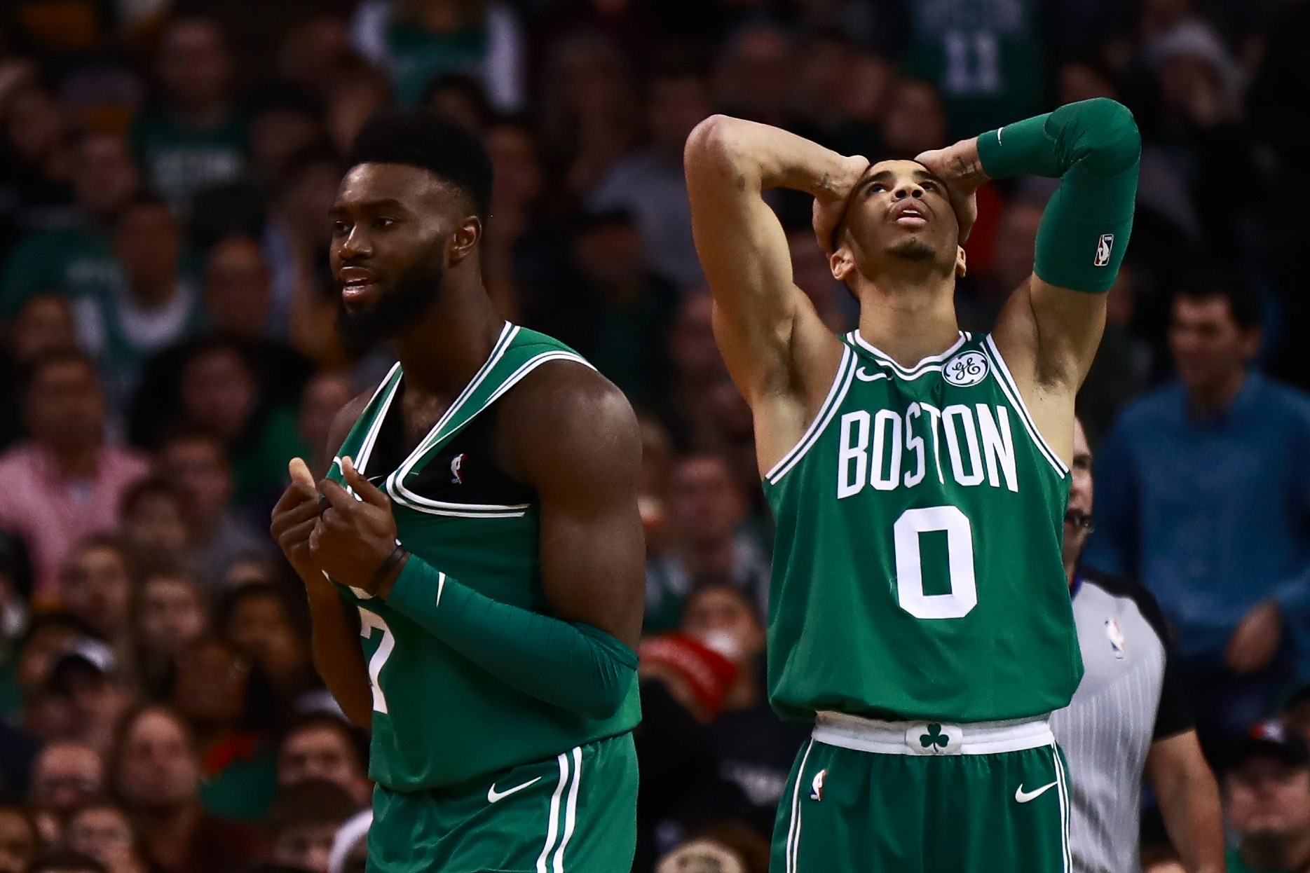 Celtics reach deal to put GE logo on uniform