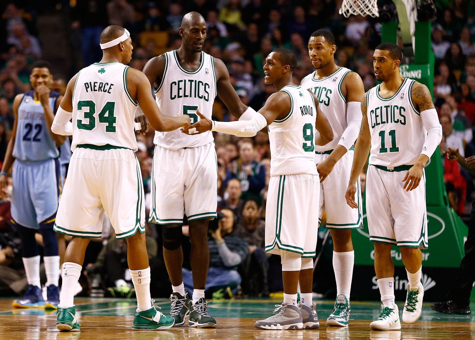 Rajon Rondo, former Celtics teammates plan to celebrate their 2008 title  without Ray Allen