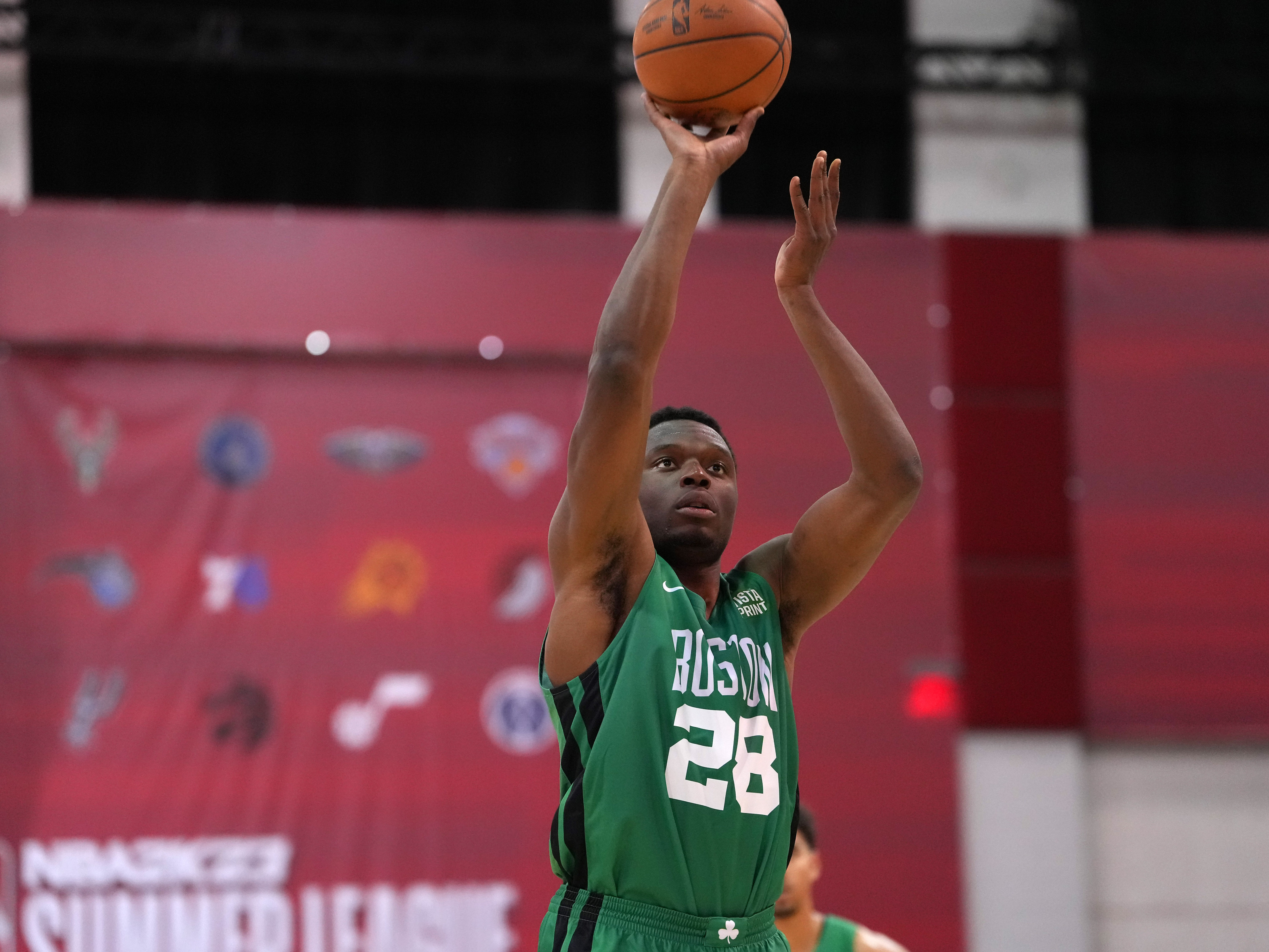 Boston Celtics fend off New Orleans Pelicans, win 107-97 - CelticsBlog