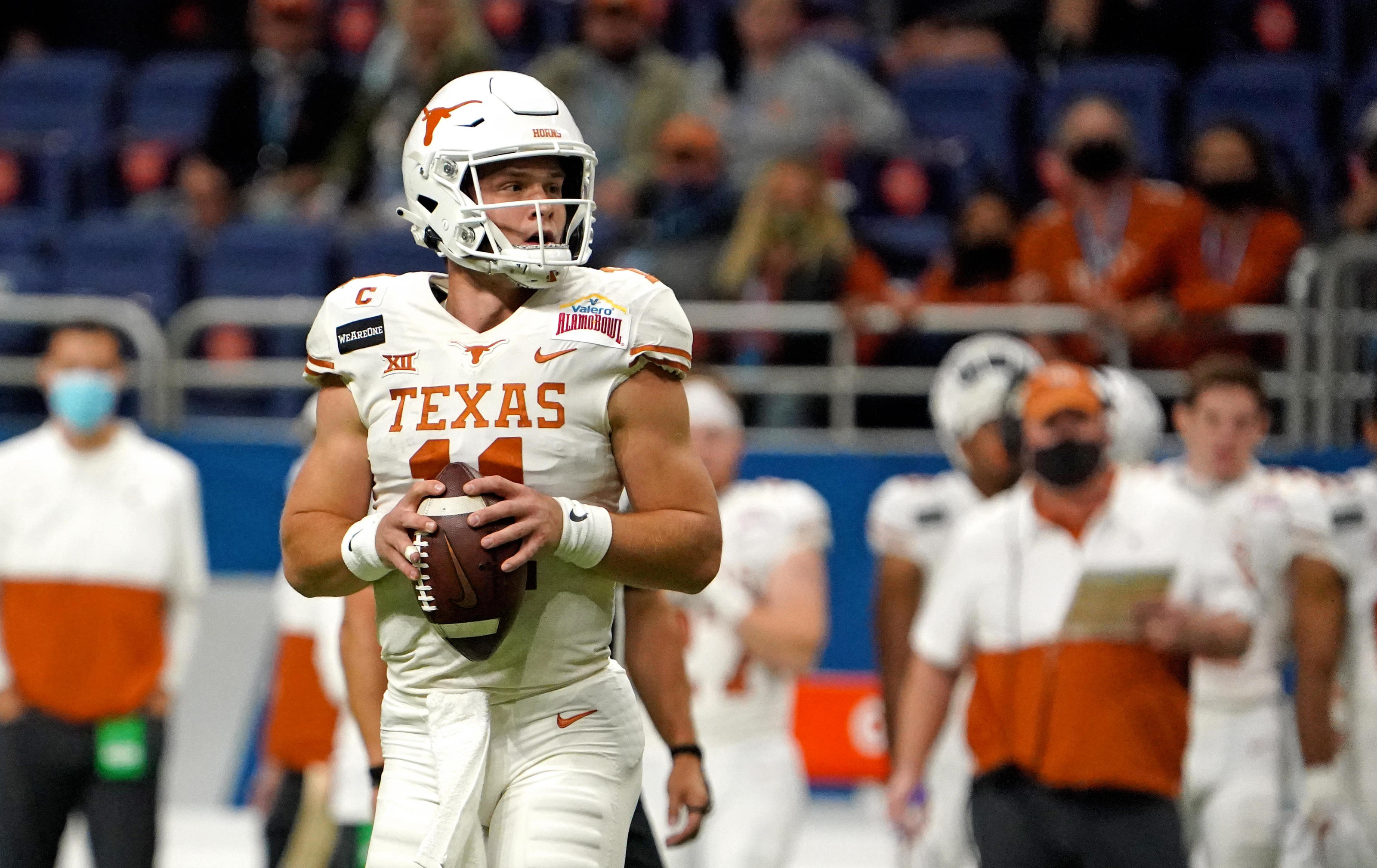 Which College Football Uniform Combo Is The Best In Texas