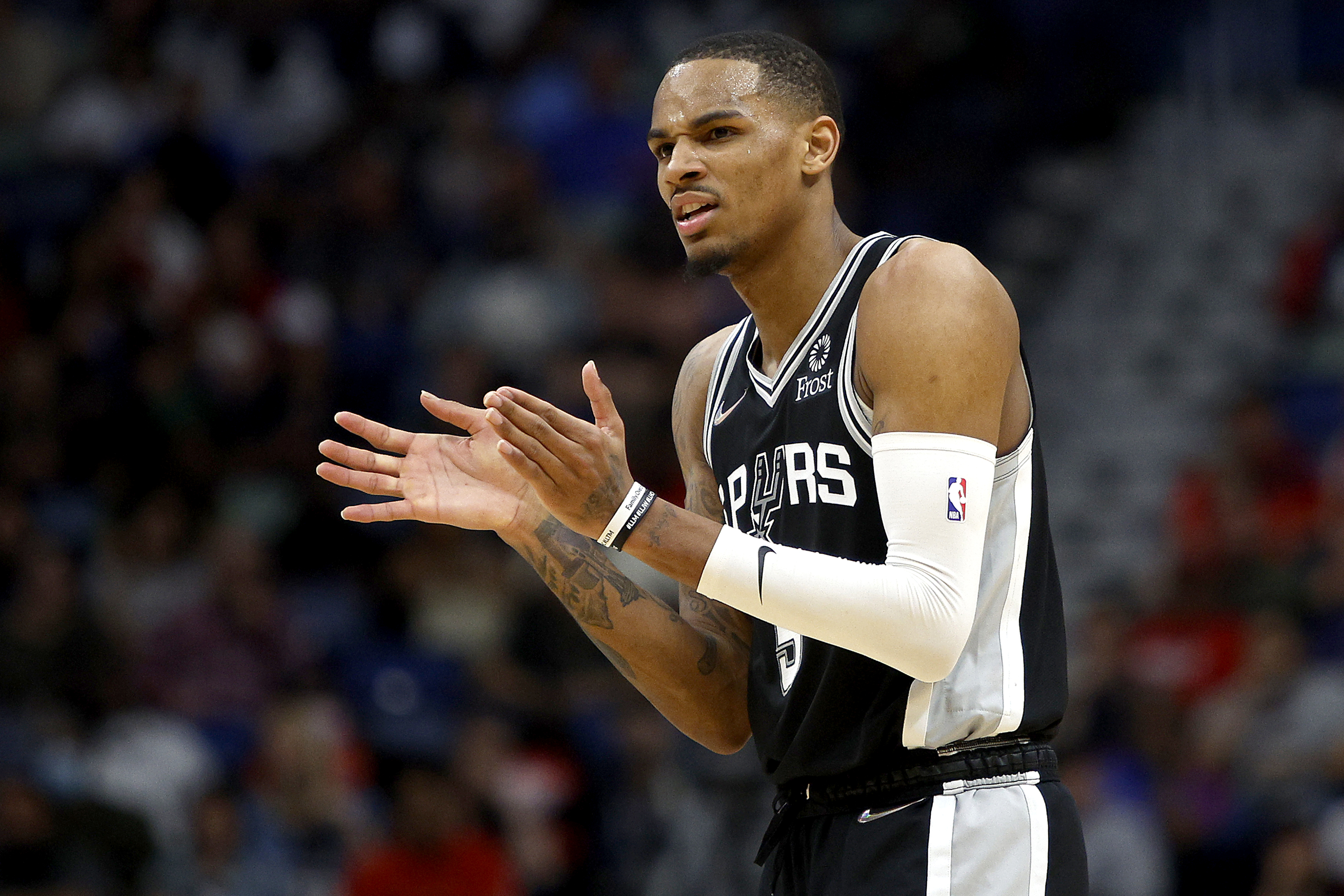 Spurs Guard Dejounte Murray Goes Viral After Tweeting Picture Of Zach  LaVine In Spurs Jersey - Fadeaway World