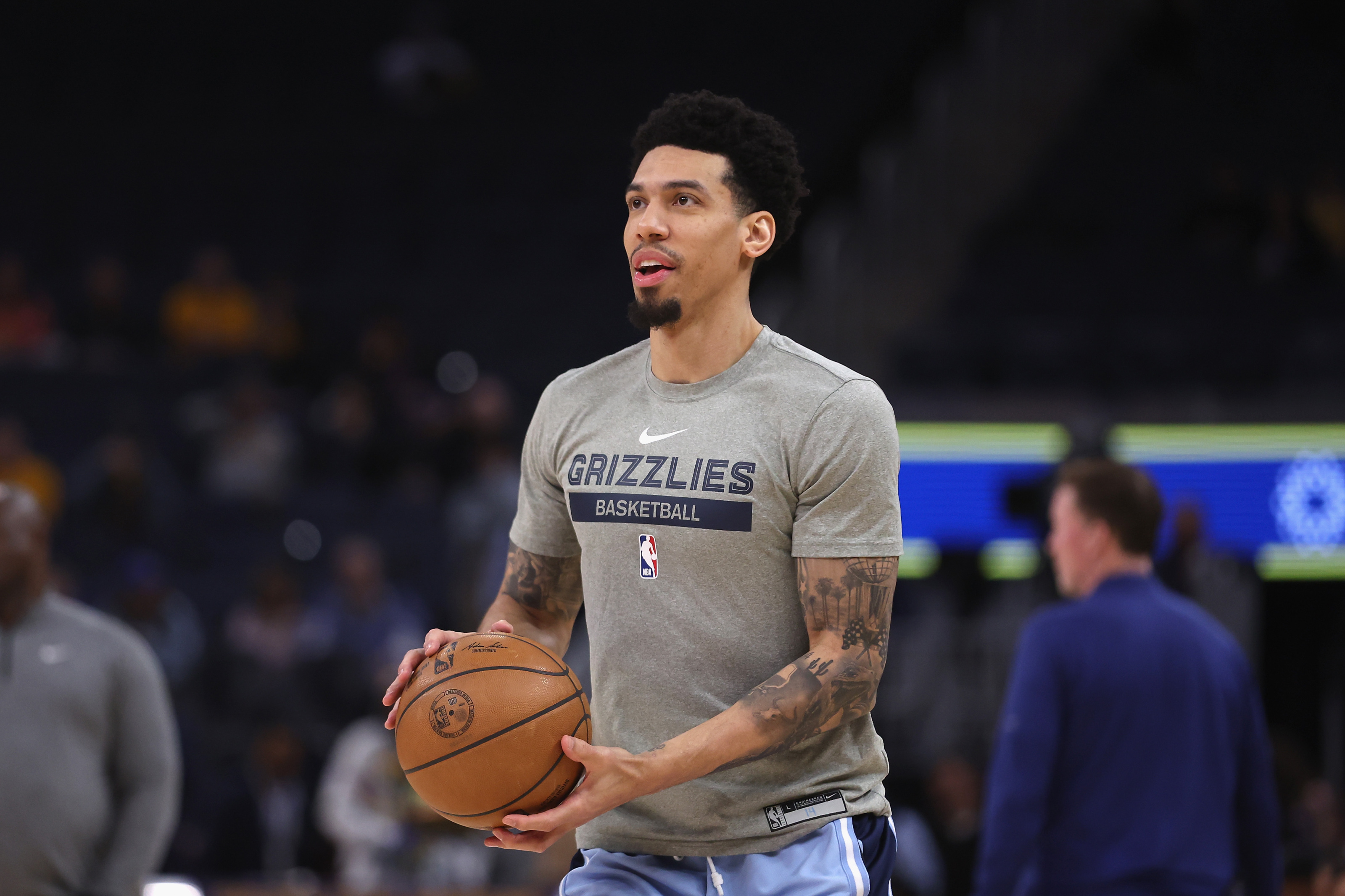 NBA - Danny Green helps lead the Cleveland Cavaliers to