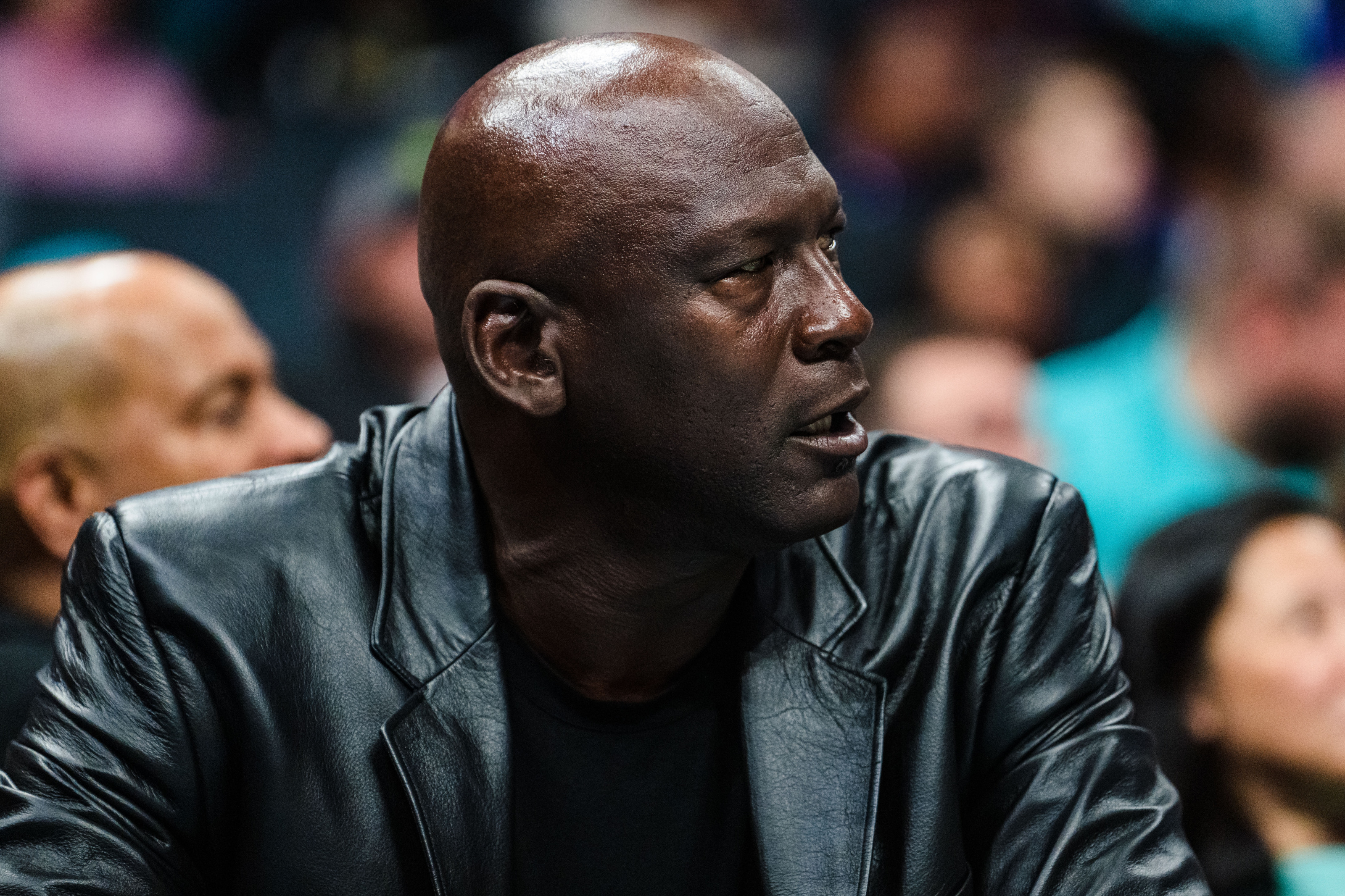 Michael Jordan reaches deal to buy Bobcats