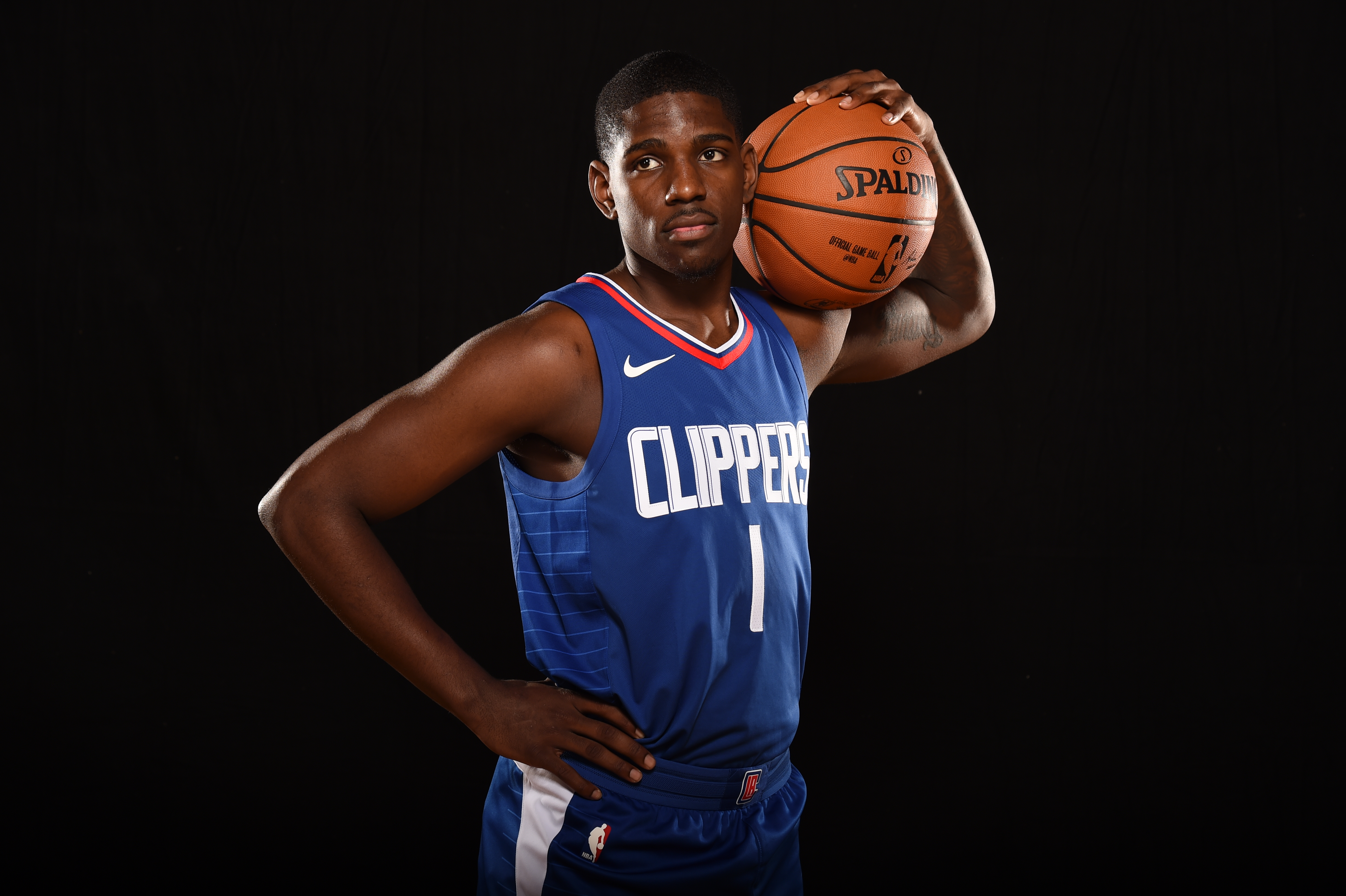 Los Angeles Clippers unveil new jerseys