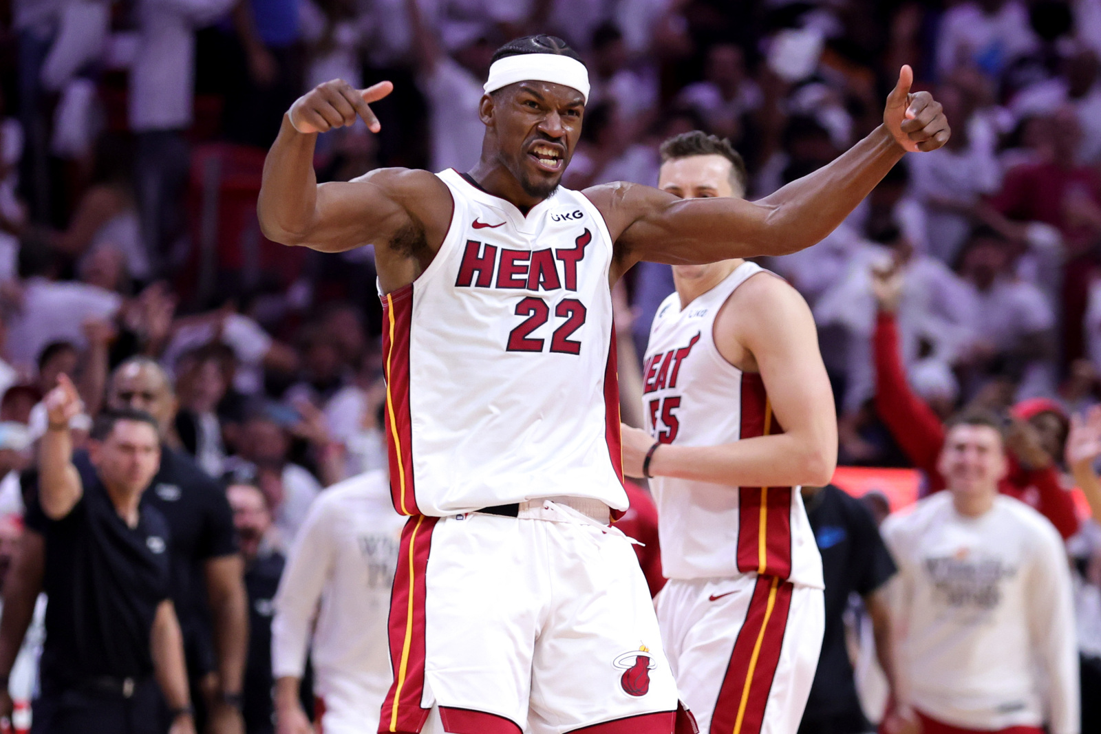 Jimmy Butler helps Heat eliminate 76ers, reach East finals