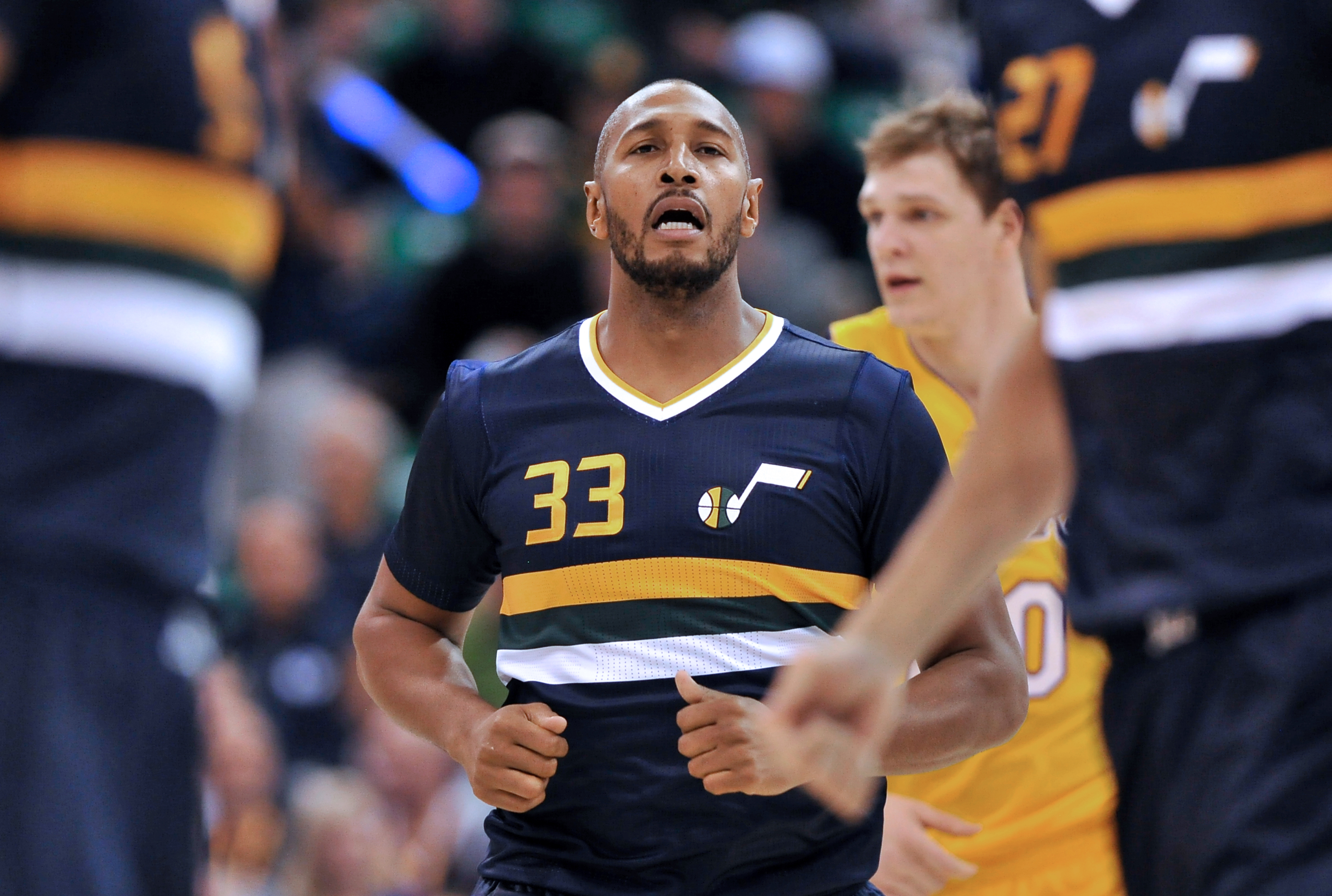 Utah Jazz: It's time to bring back the short-sleeved jerseys