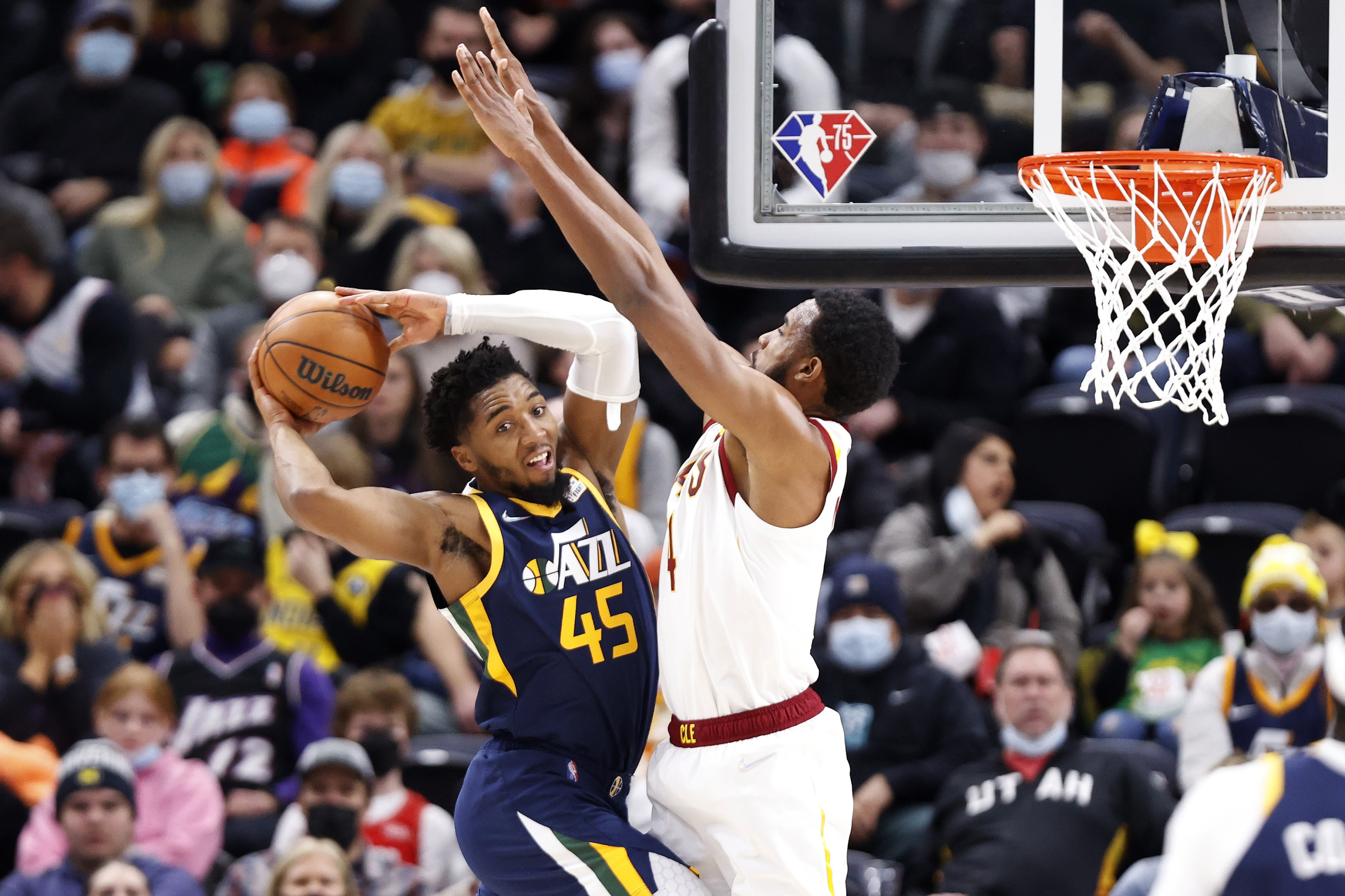 Cleveland Cavaliers: Donovan Mitchell 2022 Dunk - Officially