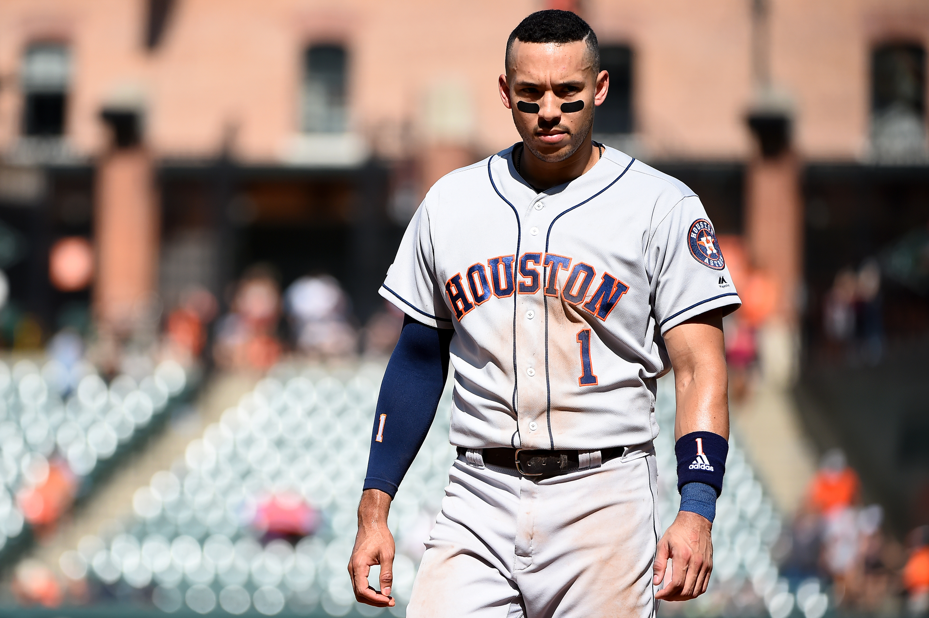 Houston Astros: The timeframe the team expects Carlos Correa to be out