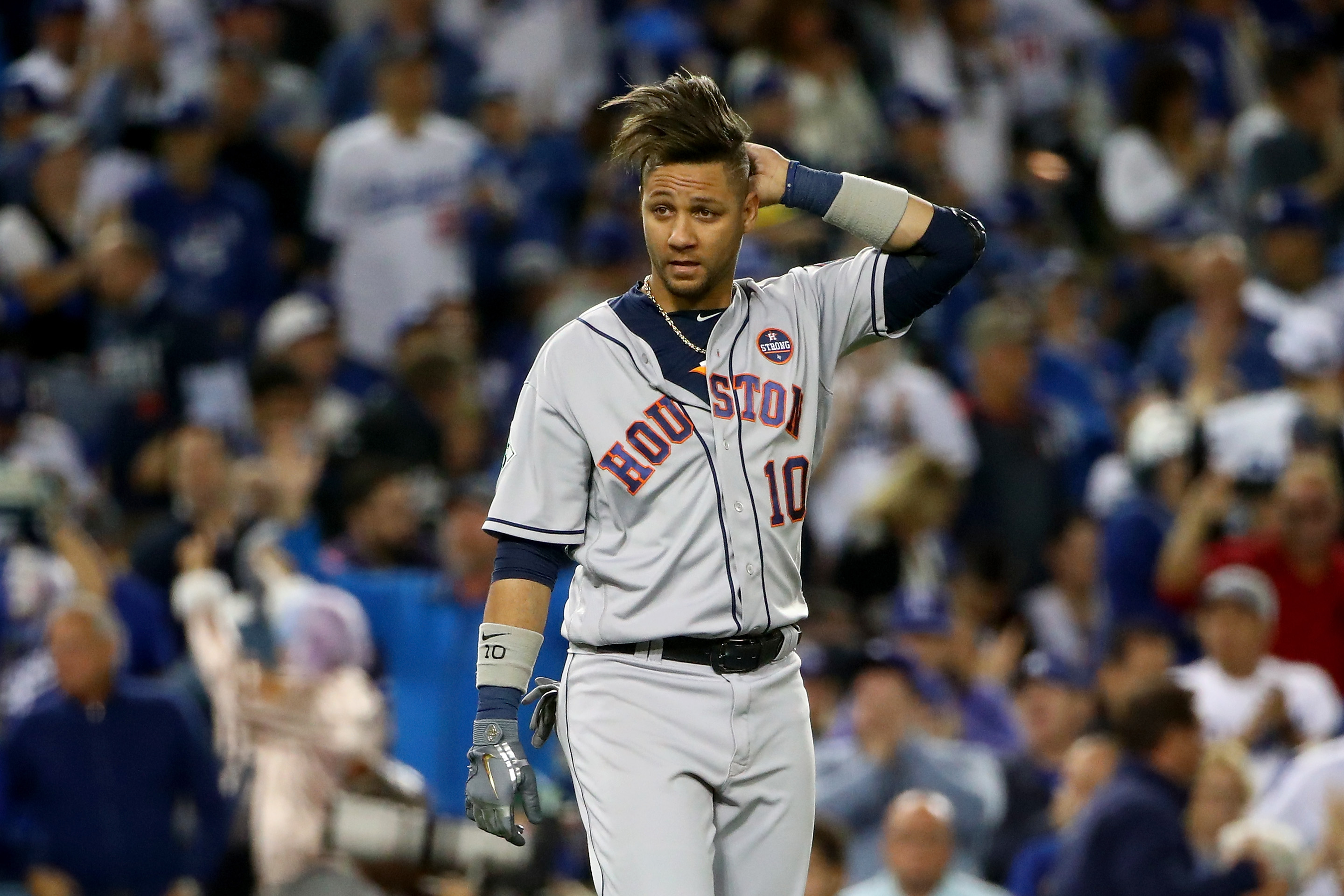 MLB should have suspended Gurriel during series