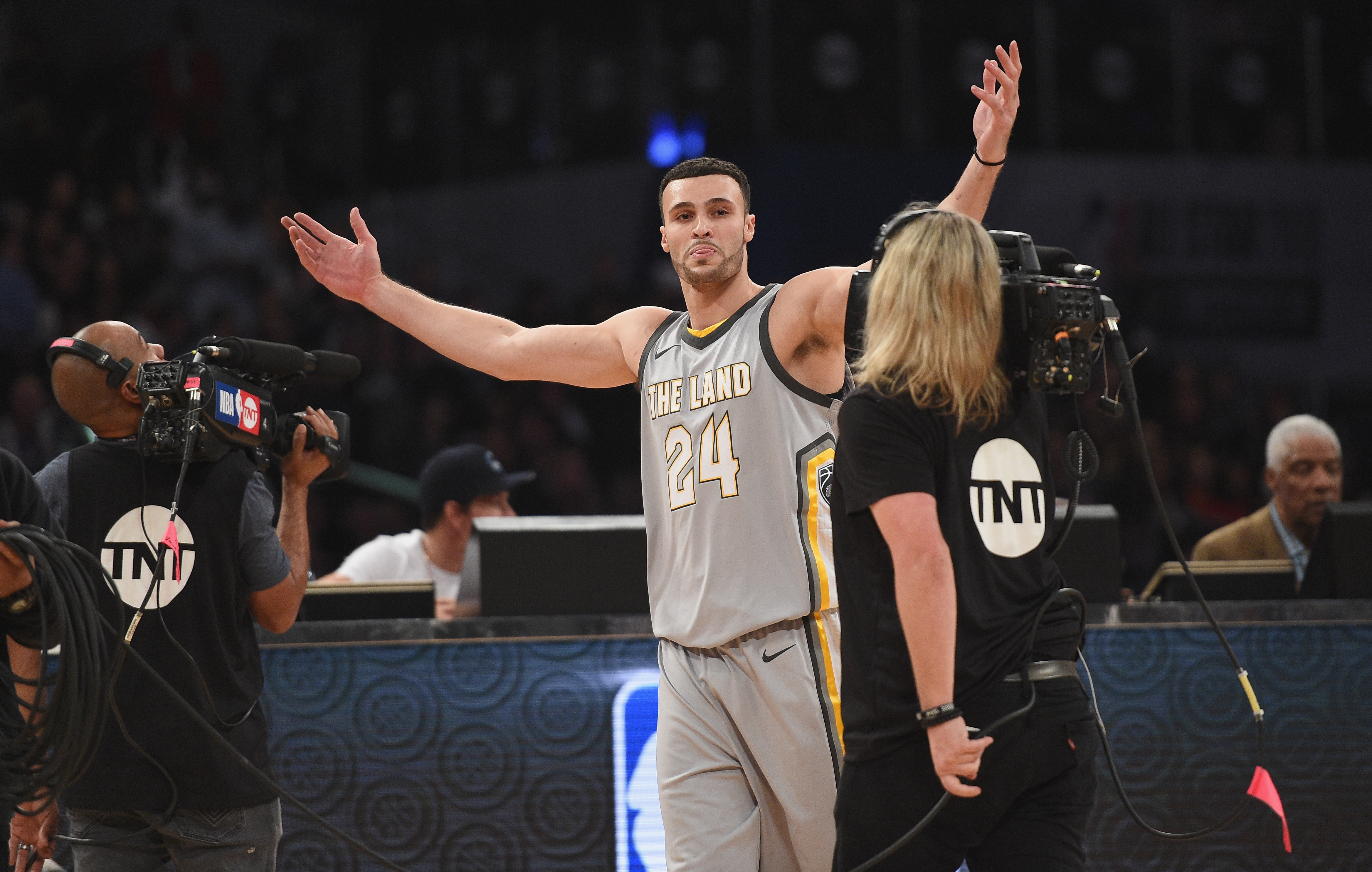 Larry Nance Jr. 'excited' to wear his dad's retired No. 22 with Cavs