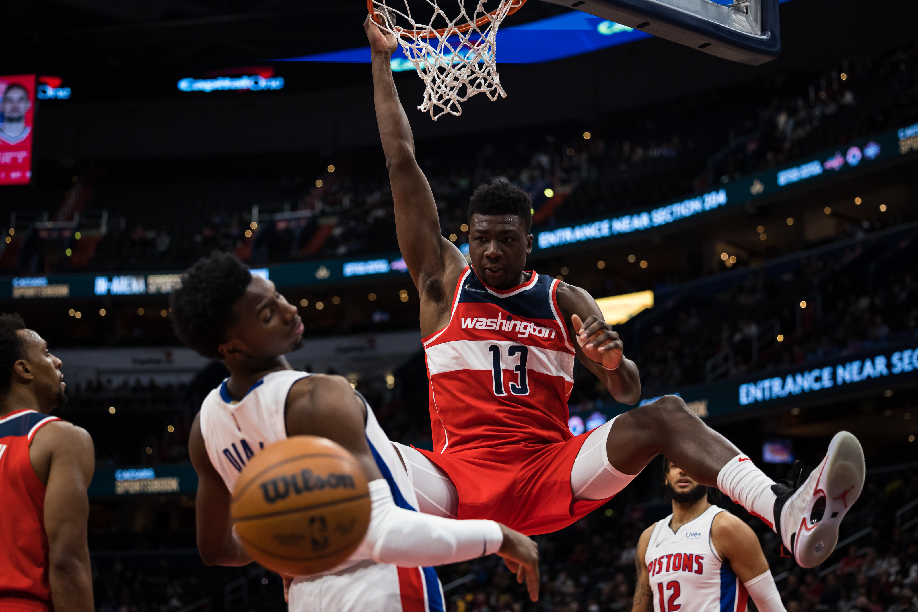 Wizards claim Thomas Bryant off waivers