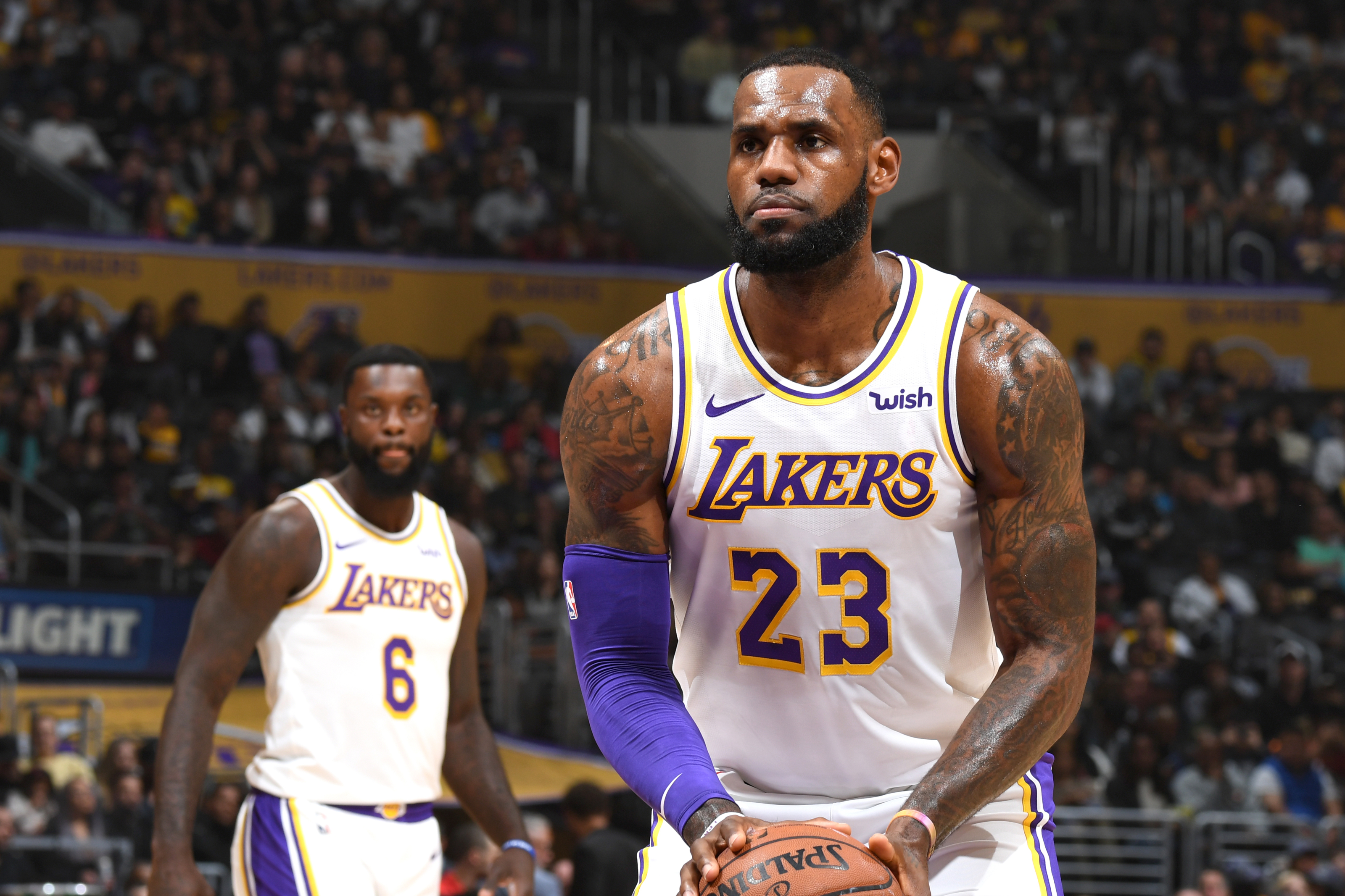 Los Angeles Lakers: LeBron James admits to almost cracking