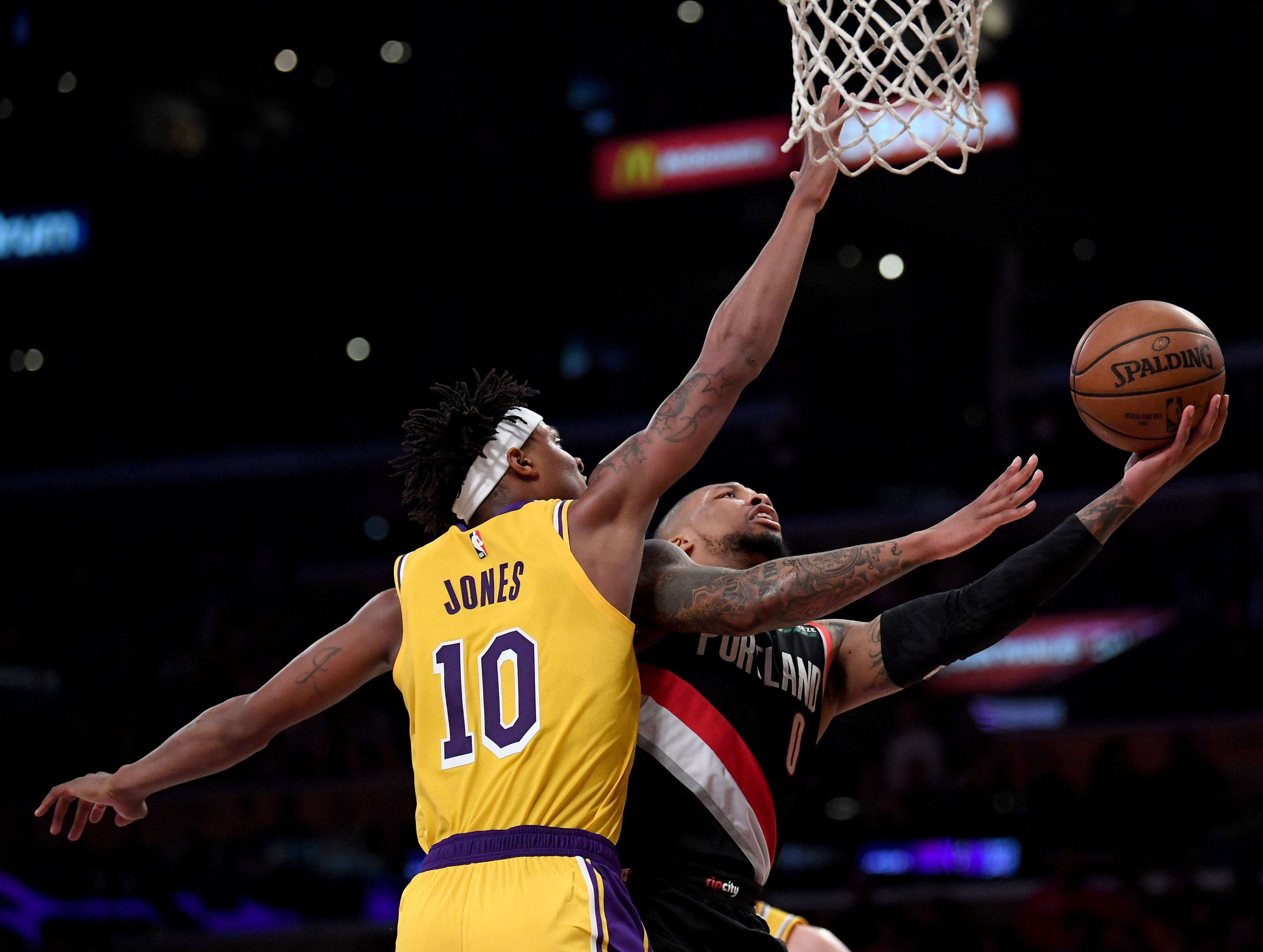 Why the Los Angeles Lakers should sign Damian Jones for the year