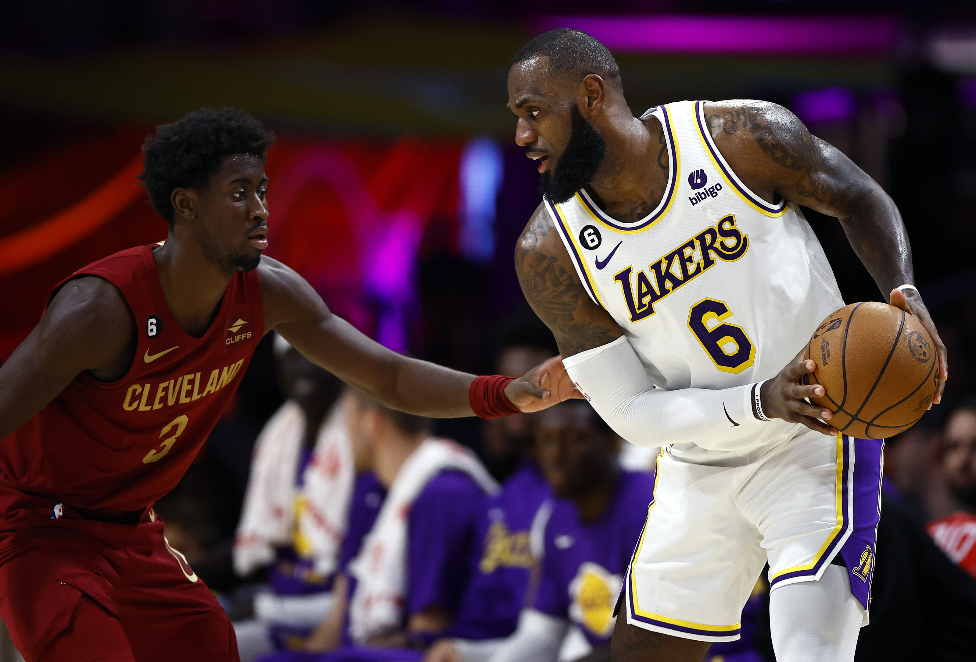 LeBron James agrees to two-year extension with Lakers