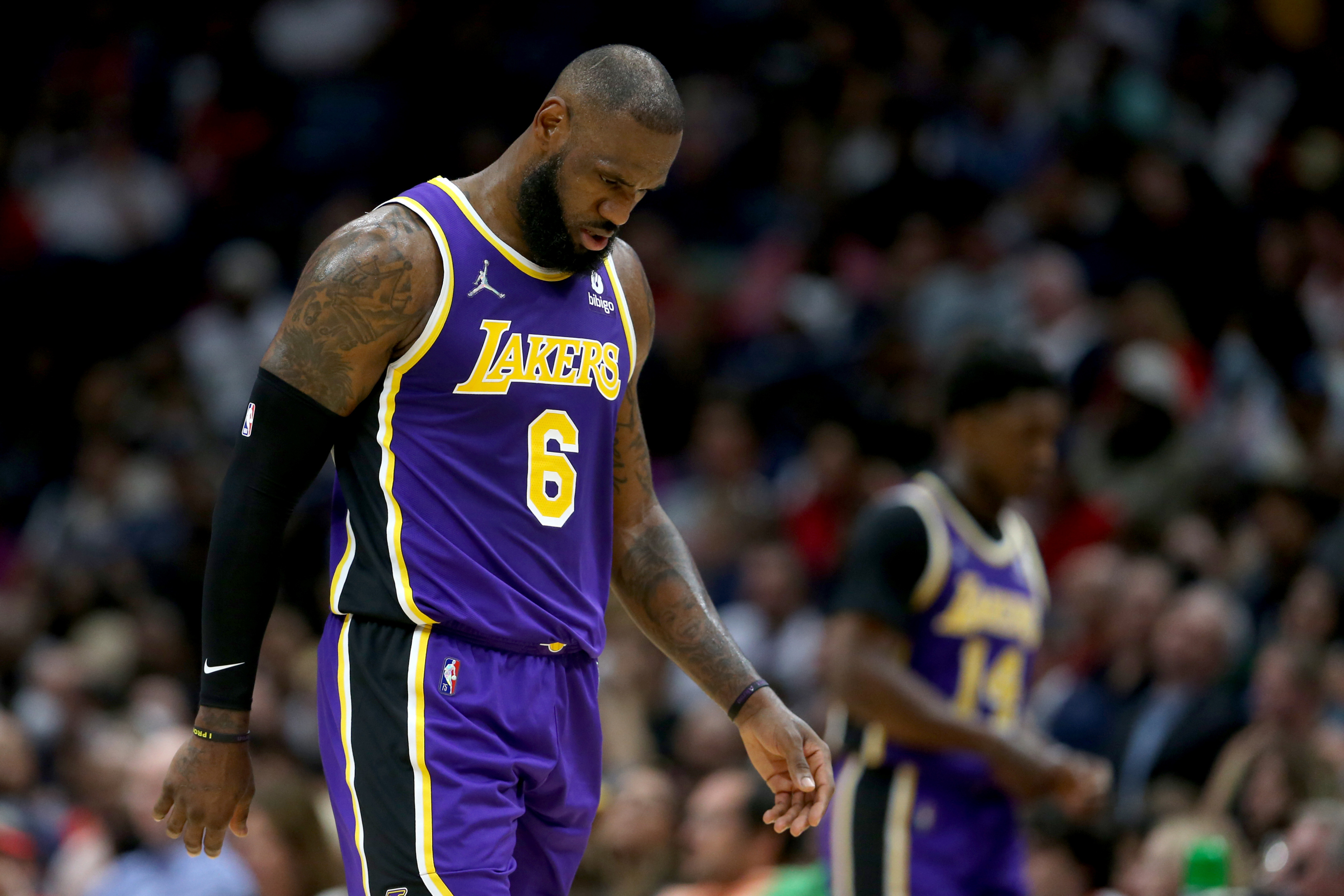 Lakers' LeBron James to change uniform from 6 to 23 next season, per agent  
