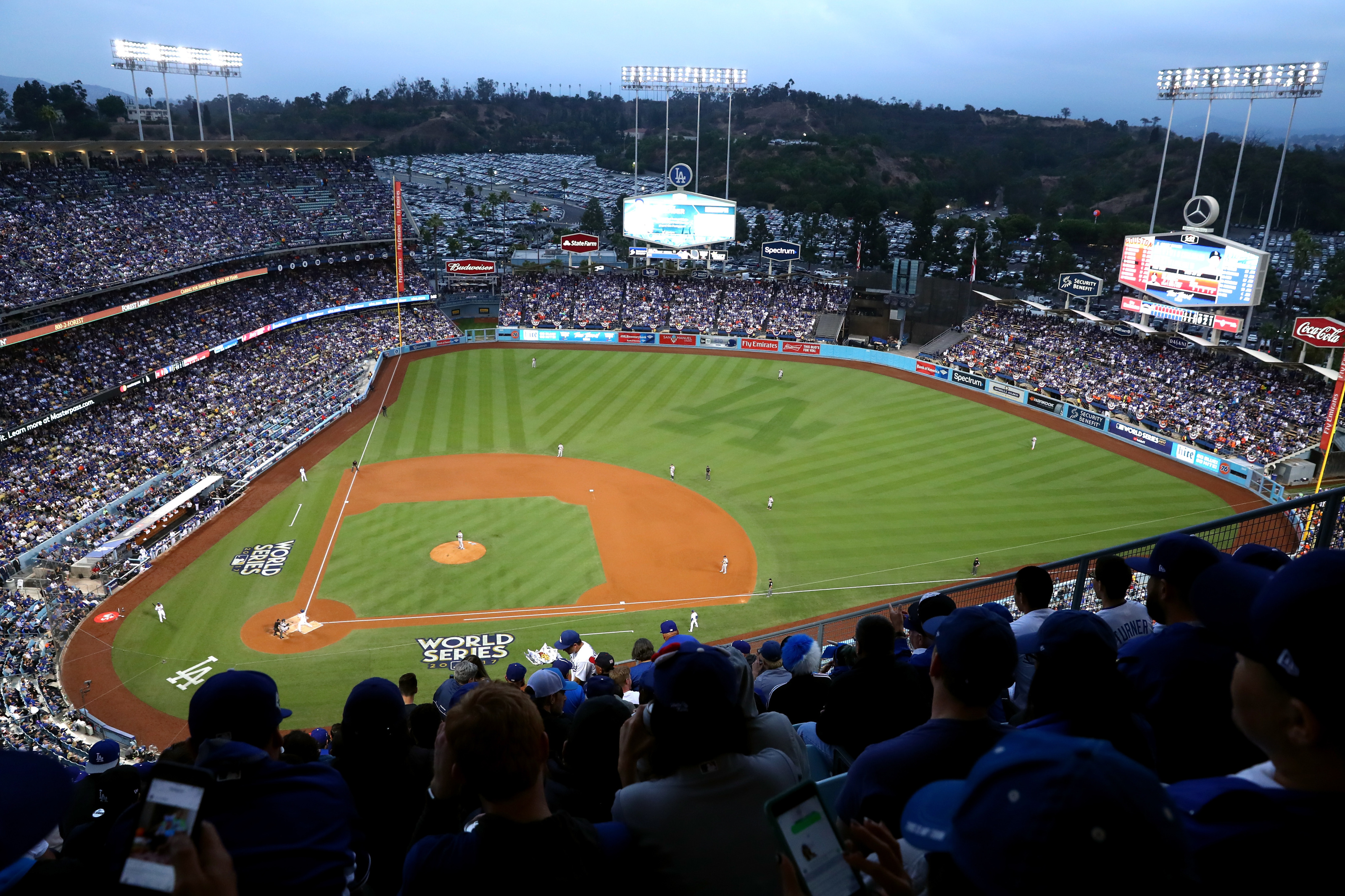 Los Angeles Dodgers: New photos show plans for center field renovations