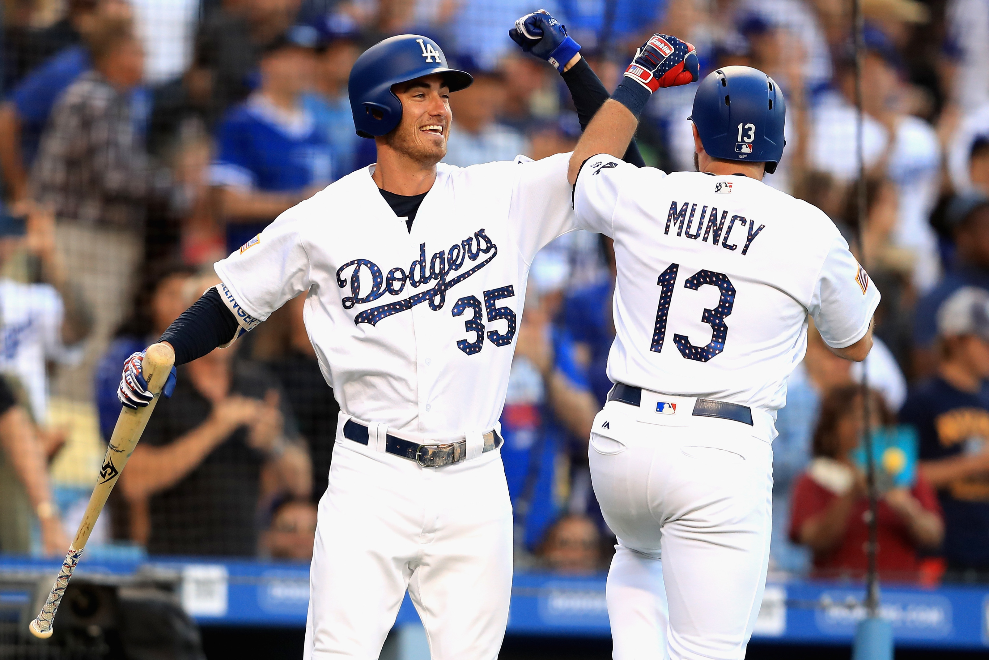Los Angeles Dodgers: Max Muncy belongs at second base