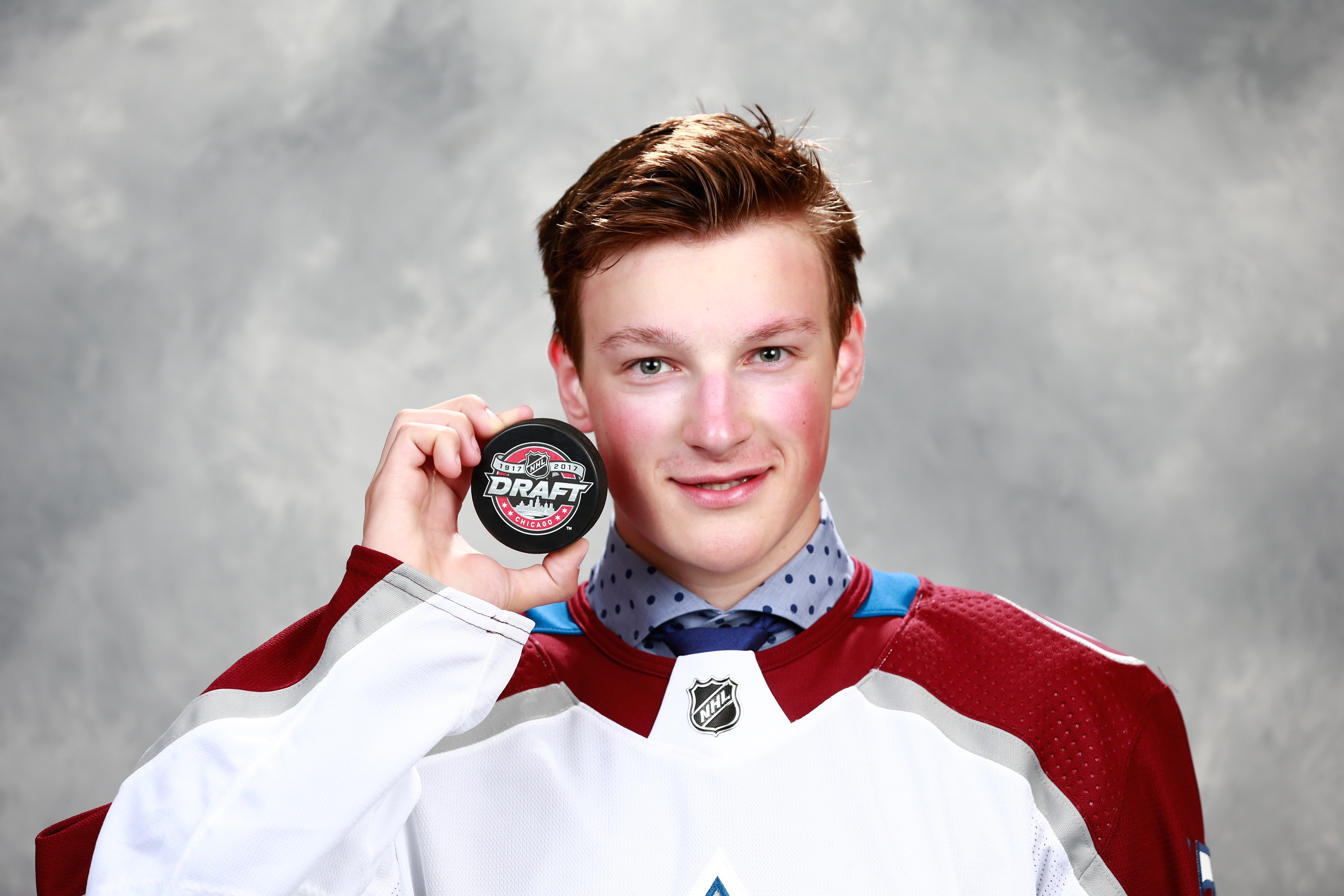 Colorado Avalanche on X: Fresh haircut for Cale Makar in his hometown.  (And also, clearly, a crowded scrum.) #GoAvsGo  / X
