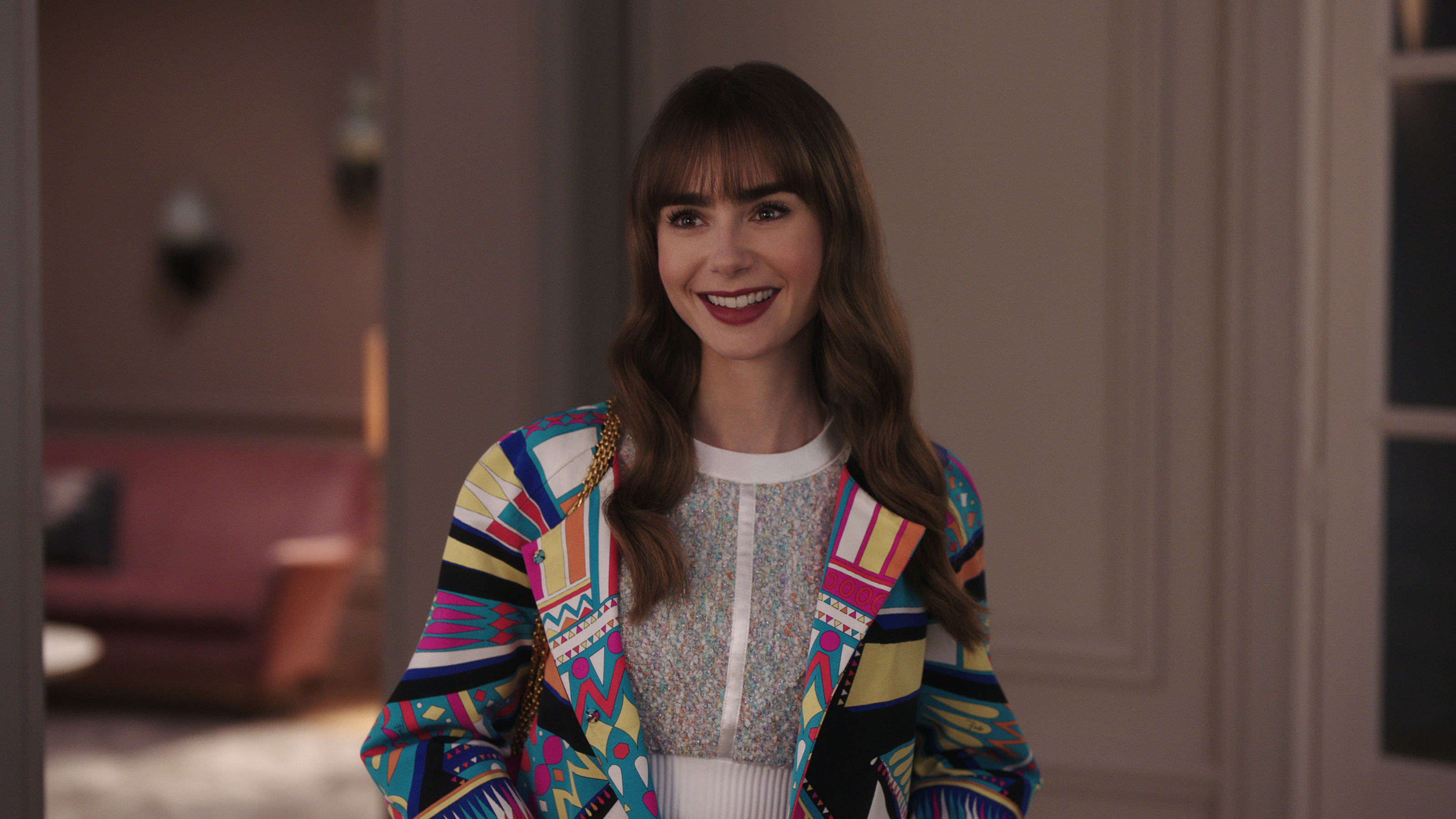 How old is Emily in Emily in Paris season 3? (Lily Collins age)