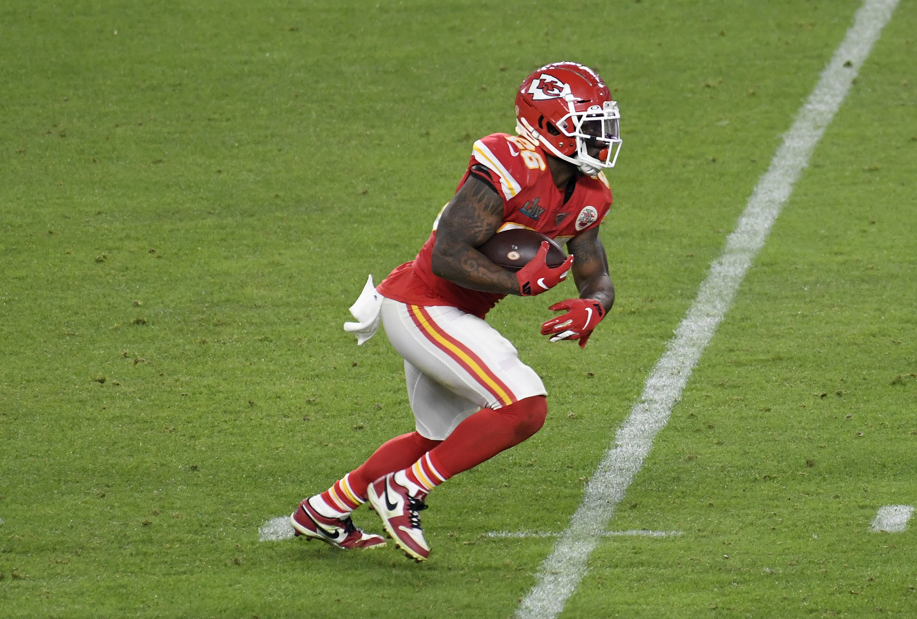 Damien Williams: Chiefs to pick up option on running back - Sports  Illustrated