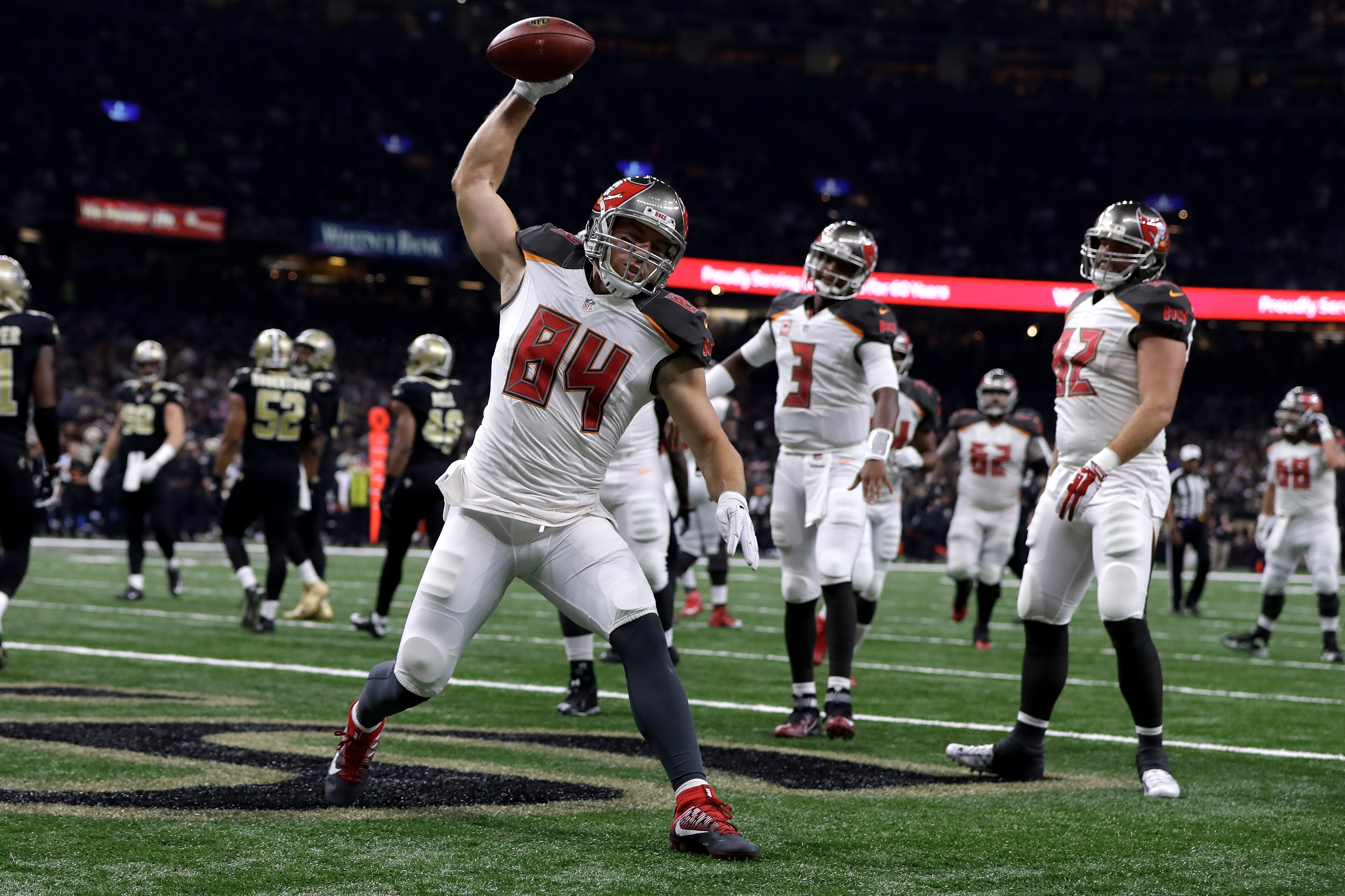 Tampa Bay Buccaneers: Don't forget about Cameron Brate
