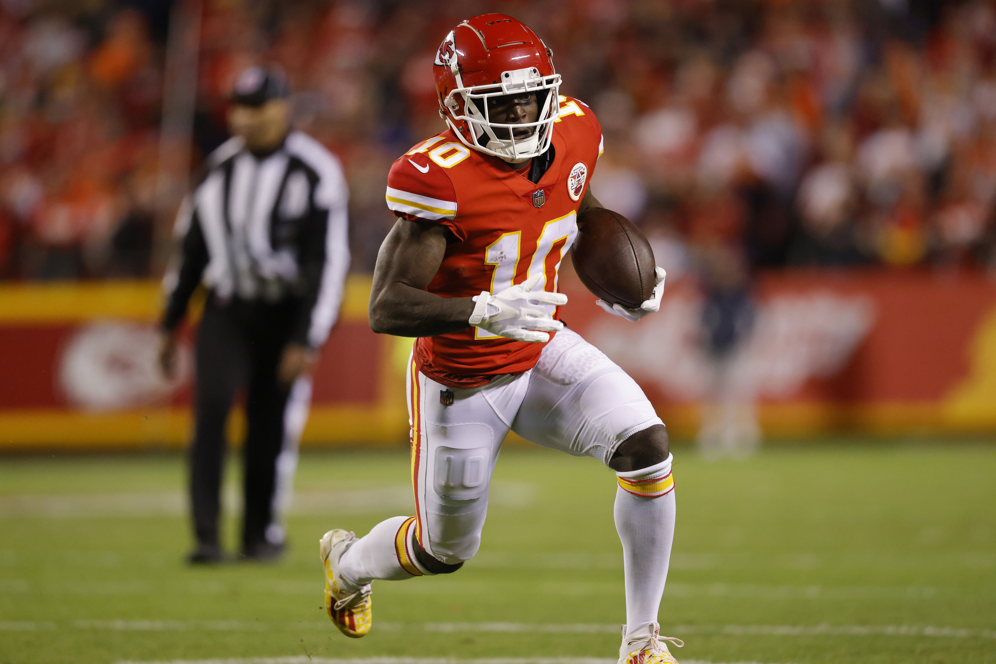 Miami Dolphins get a true game-changer in Tyreek Hill trade