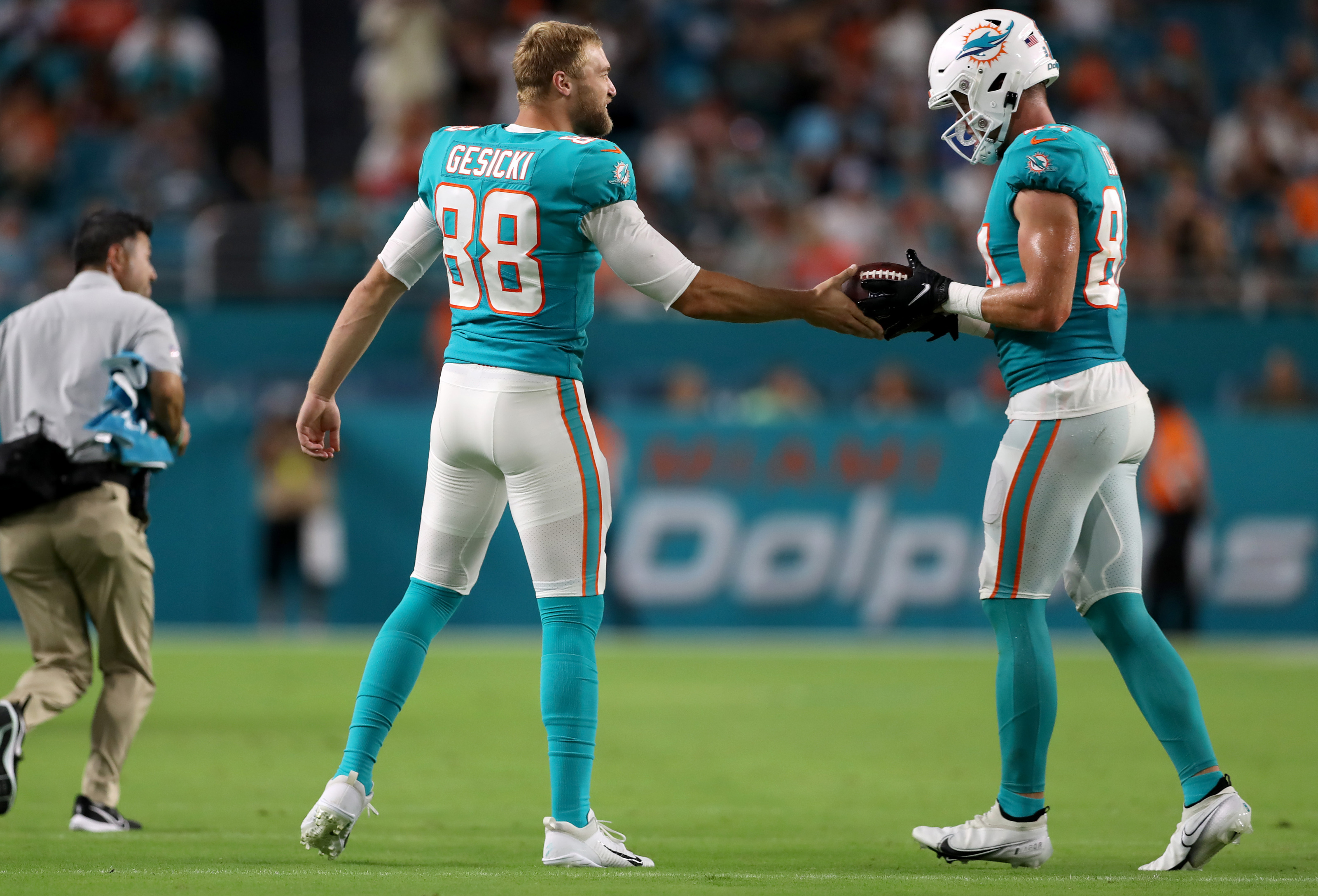 3 potential landing spots for Mike Gesicki in 2023 NFL free agency