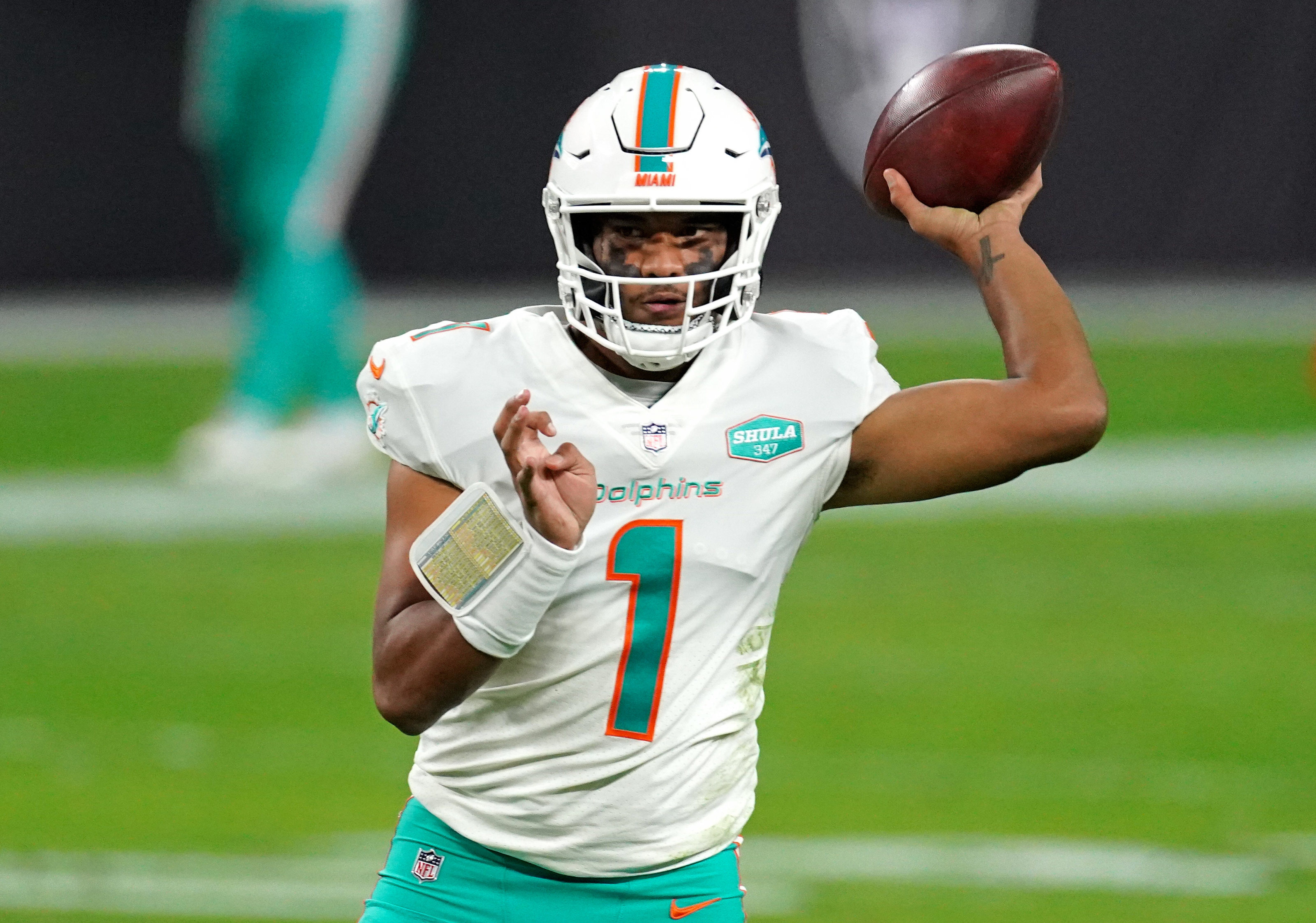 2022 NFL Mock Draft: Miami Dolphins build around Tua Tagovailoa