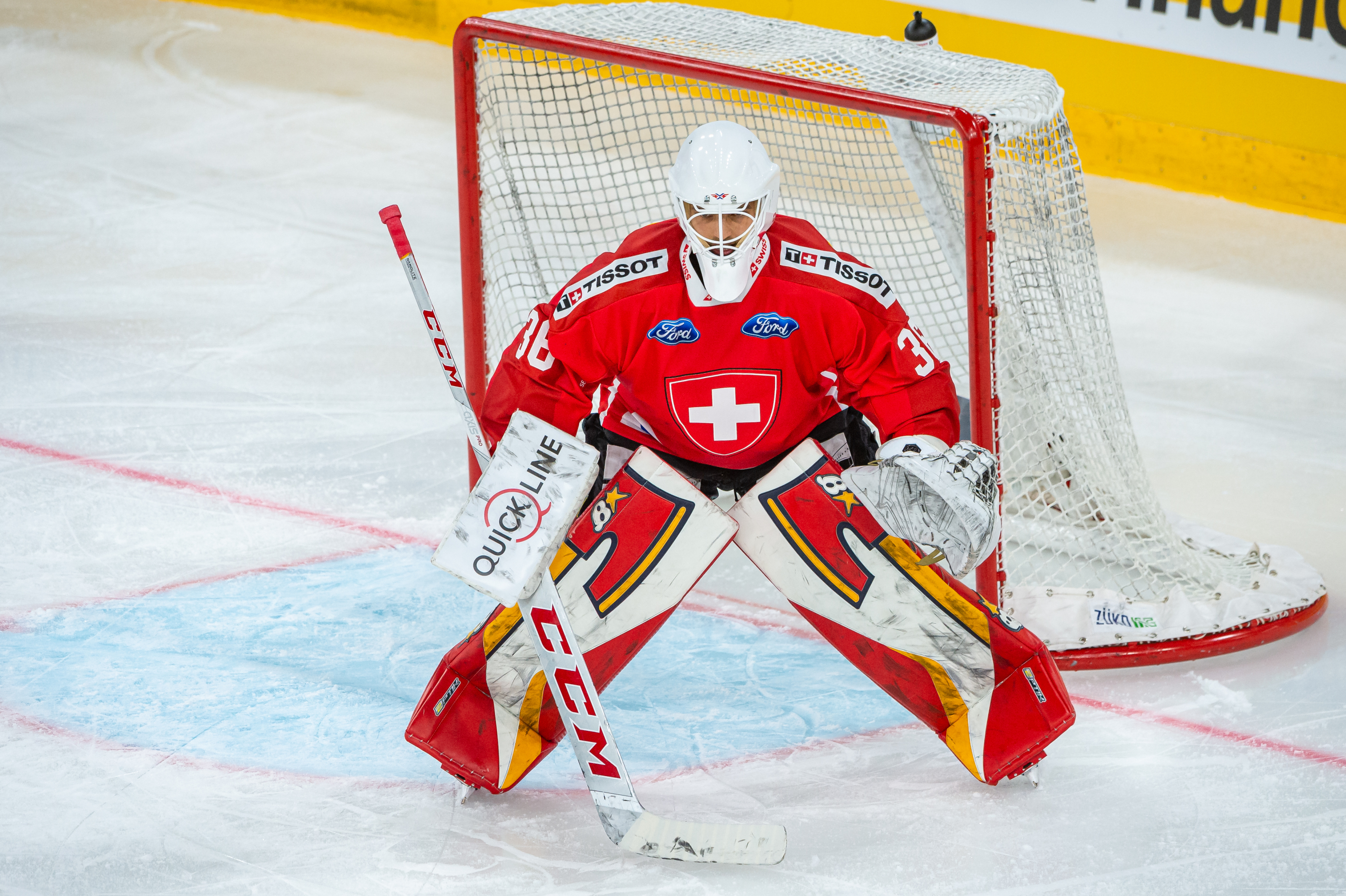 Red Wings sign goalie Sebastian Cossa to three-year, entry-level