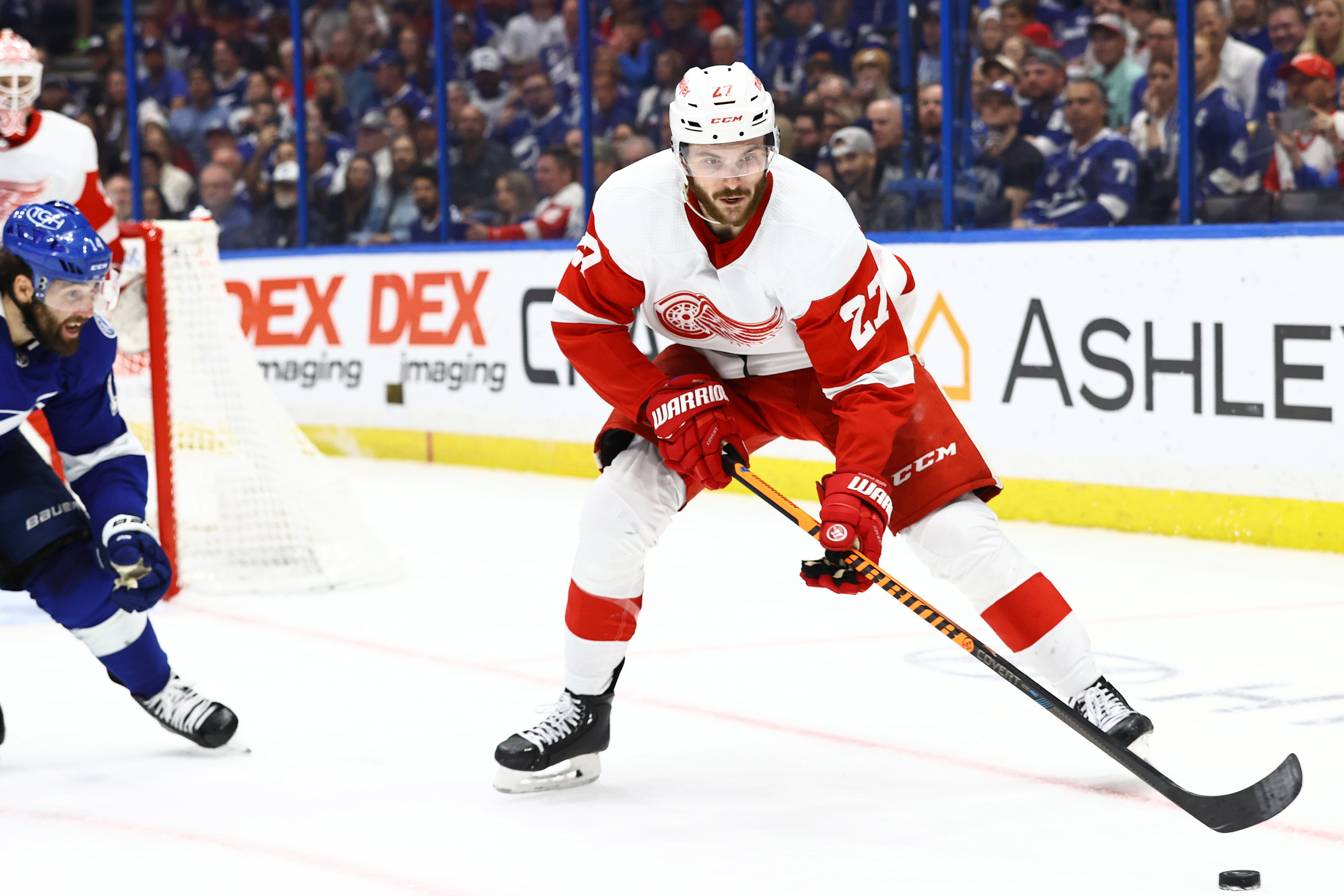 Red Wings sign Michael Rasmussen to three-year deal 