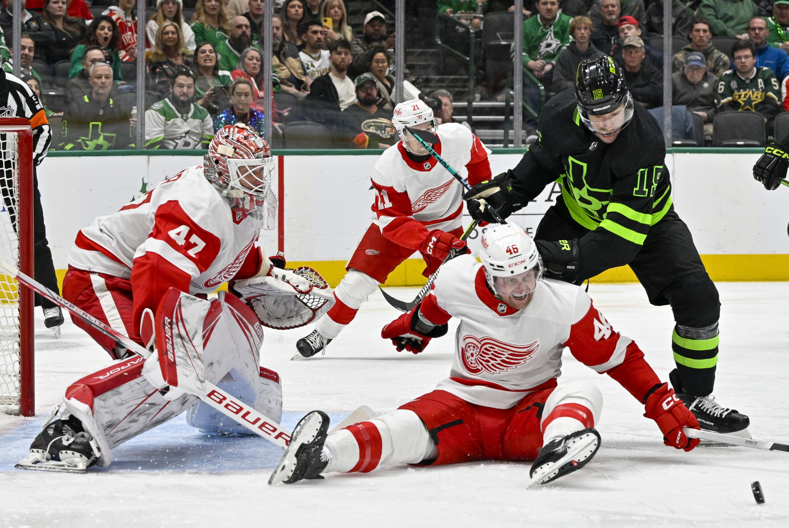 Red Wings put captain Dylan Larkin on IR after cross-check that knocked him  unconscious