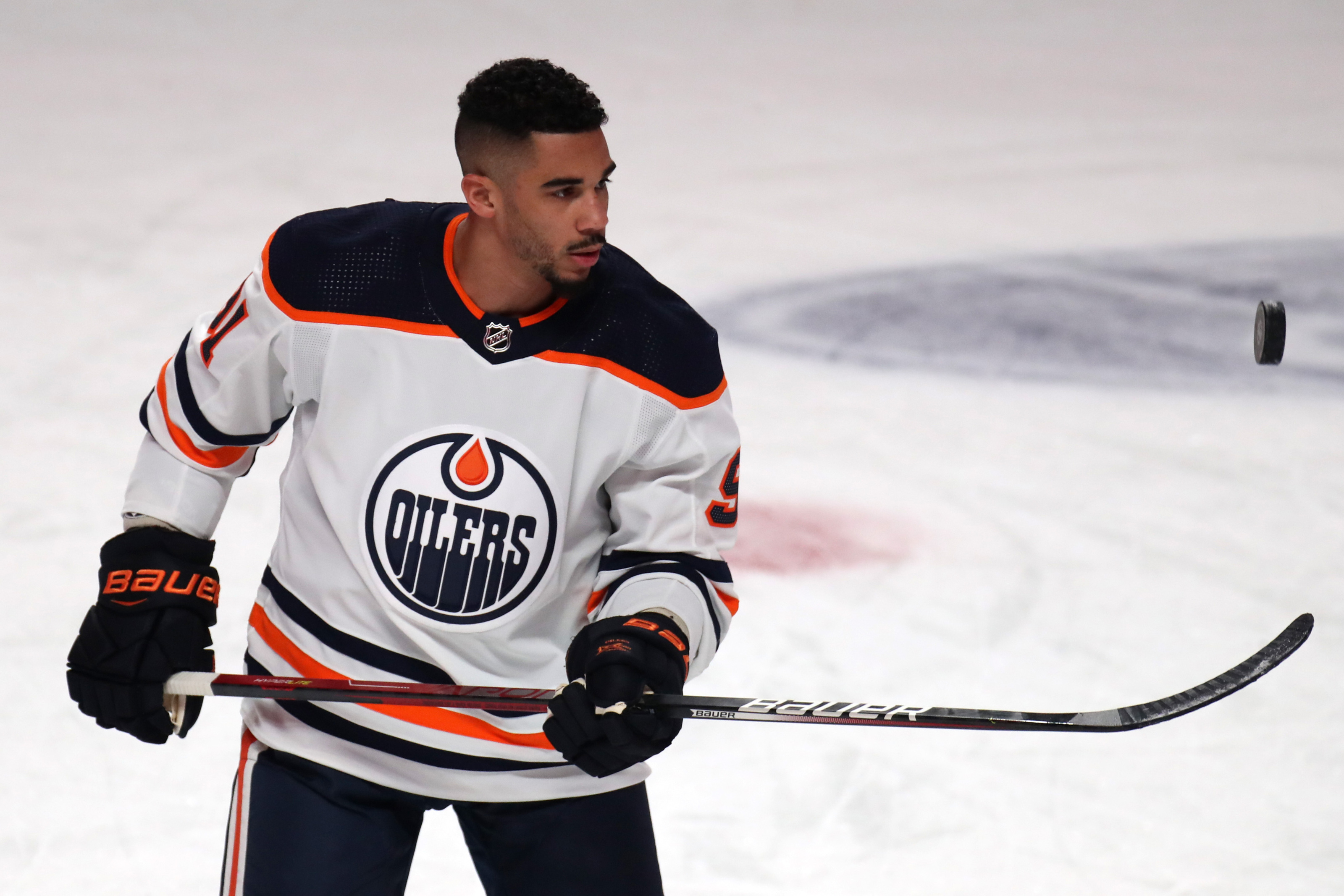 Evander Kane shares fantastic photo featuring a couple of Canucks