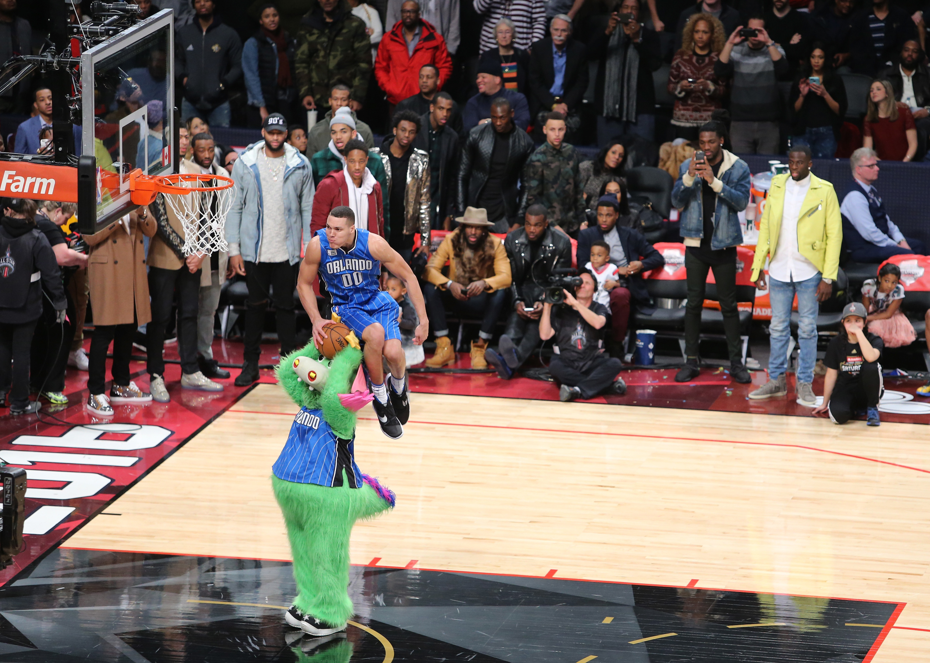 The NBA Dunk Contest officially needs to be retired