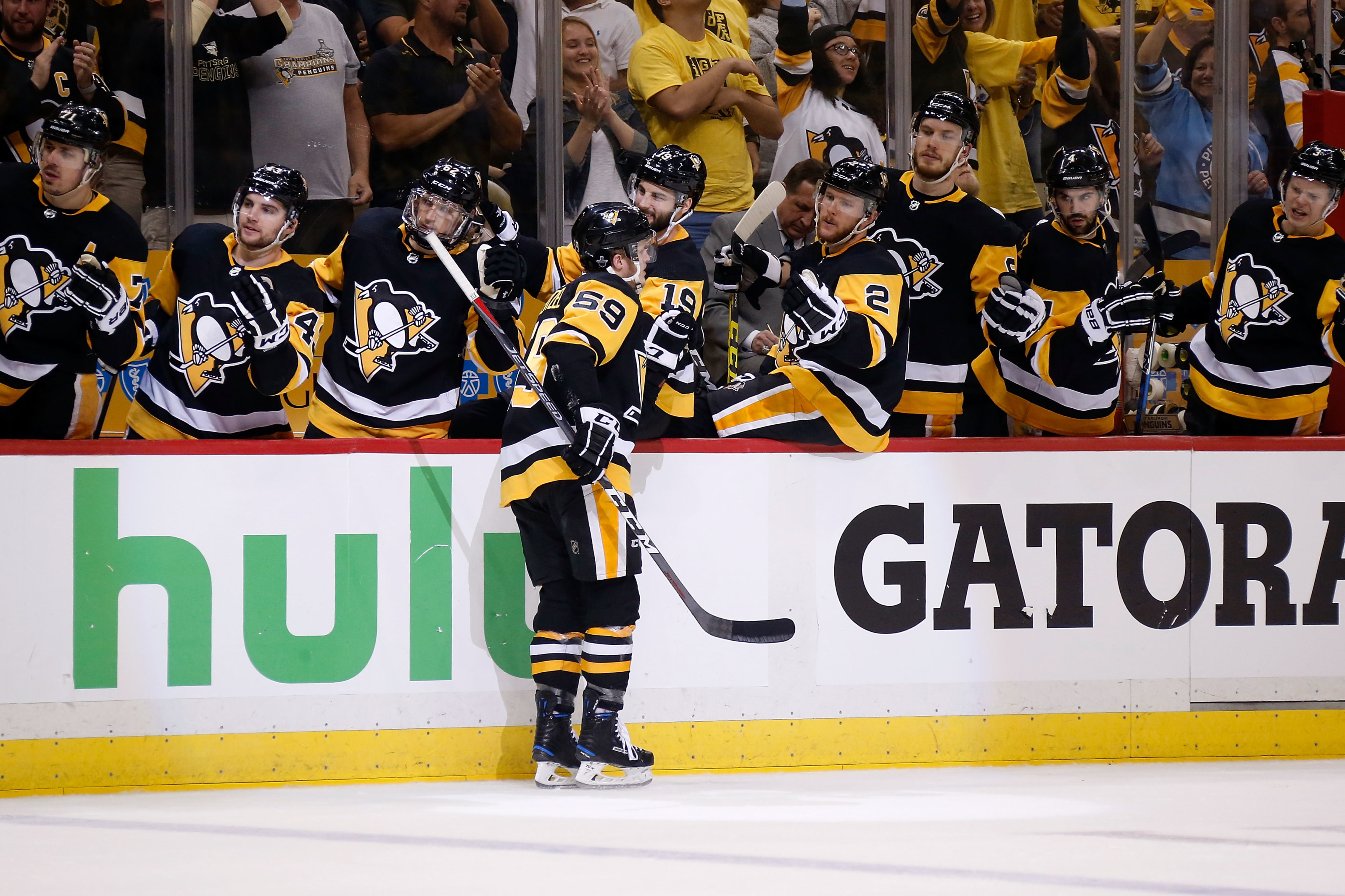 Jake Guentzel of the Pittsburgh Penguins celebrates his goal with News  Photo - Getty Images