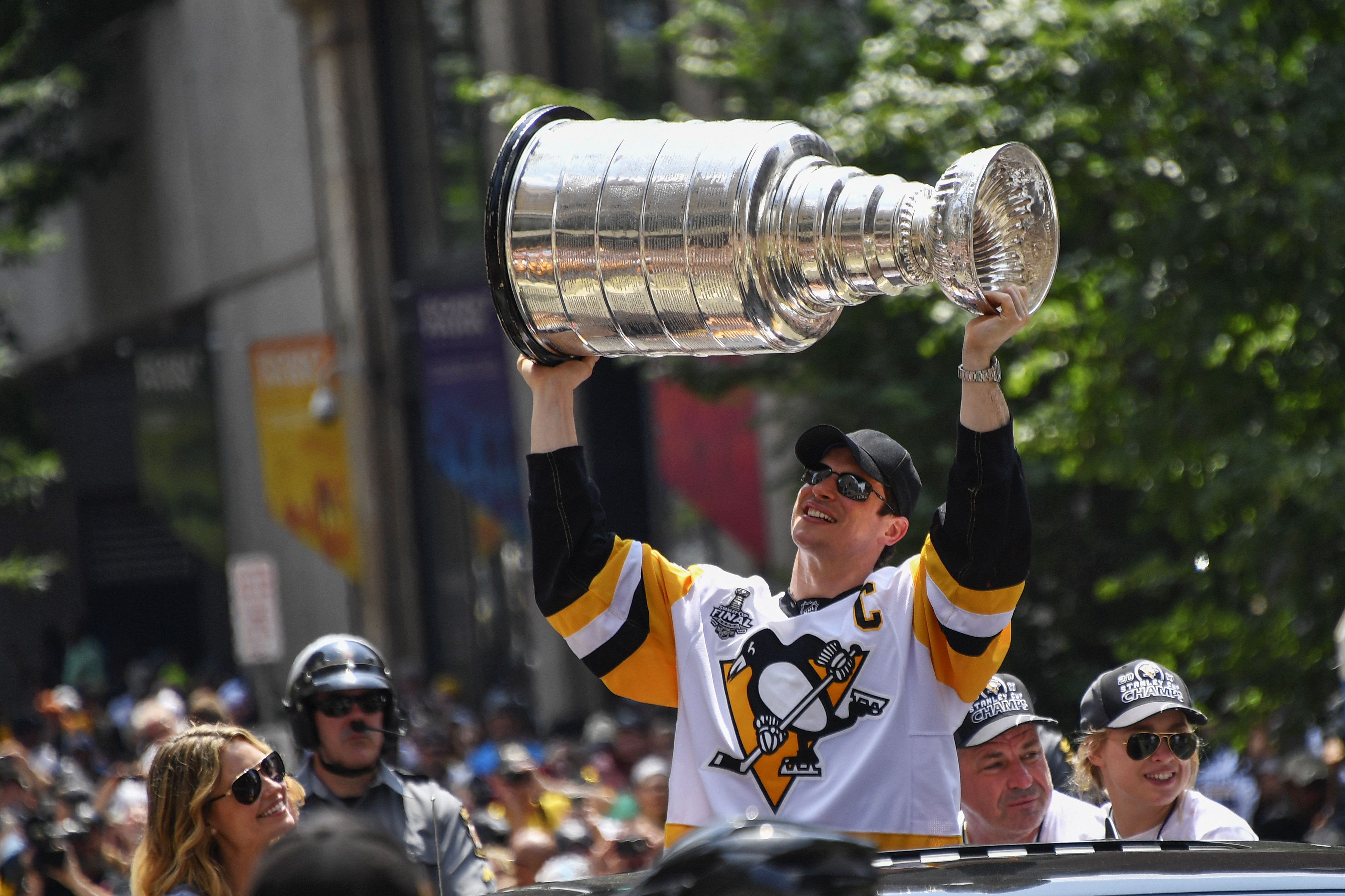 Stanley Cup playoffs: Penguins' Sidney Crosby injures upper body