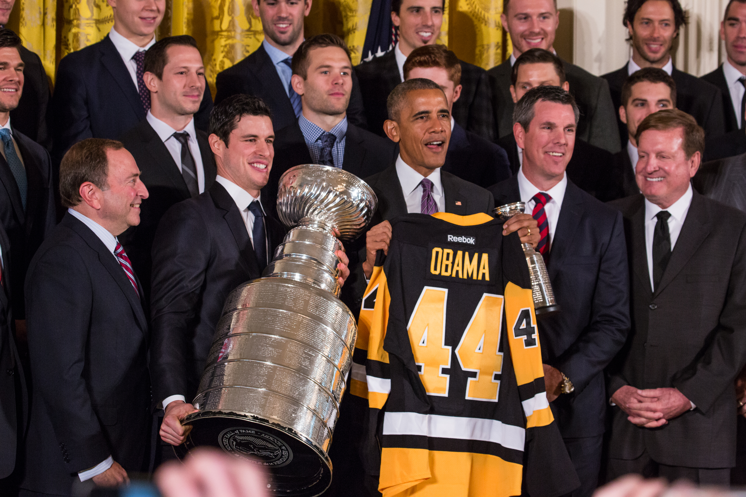 Obama honors Stanley Cup champion Boston Bruins