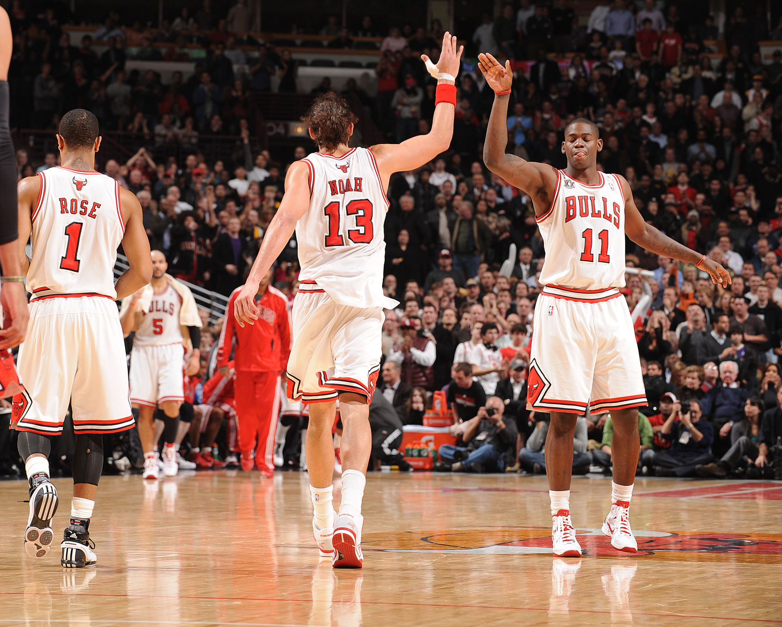 Chicago Bulls NBA Basketball #13, Noah T-Shirt