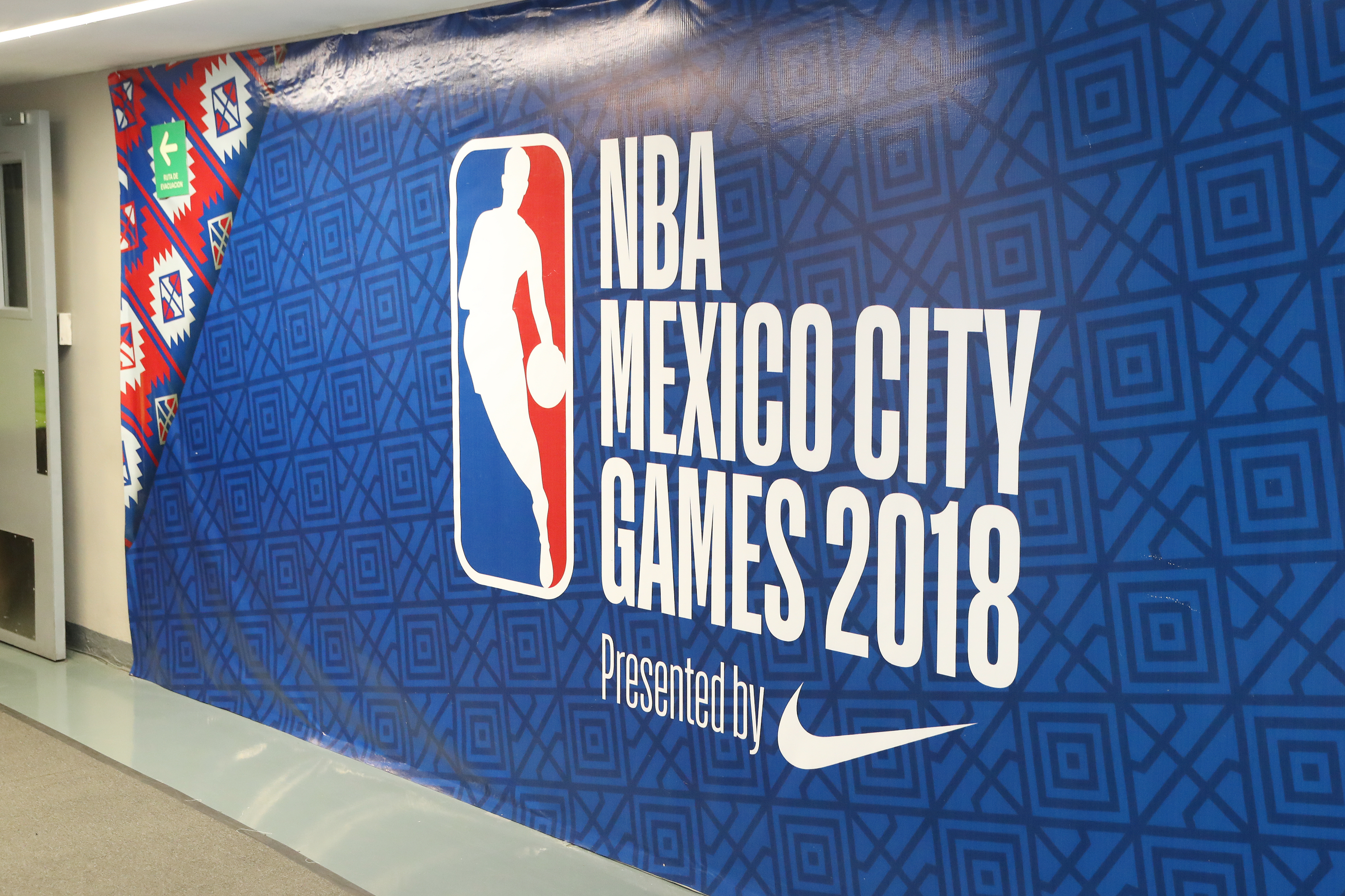 7 observations from Mavericks-Pistons in Mexico City
