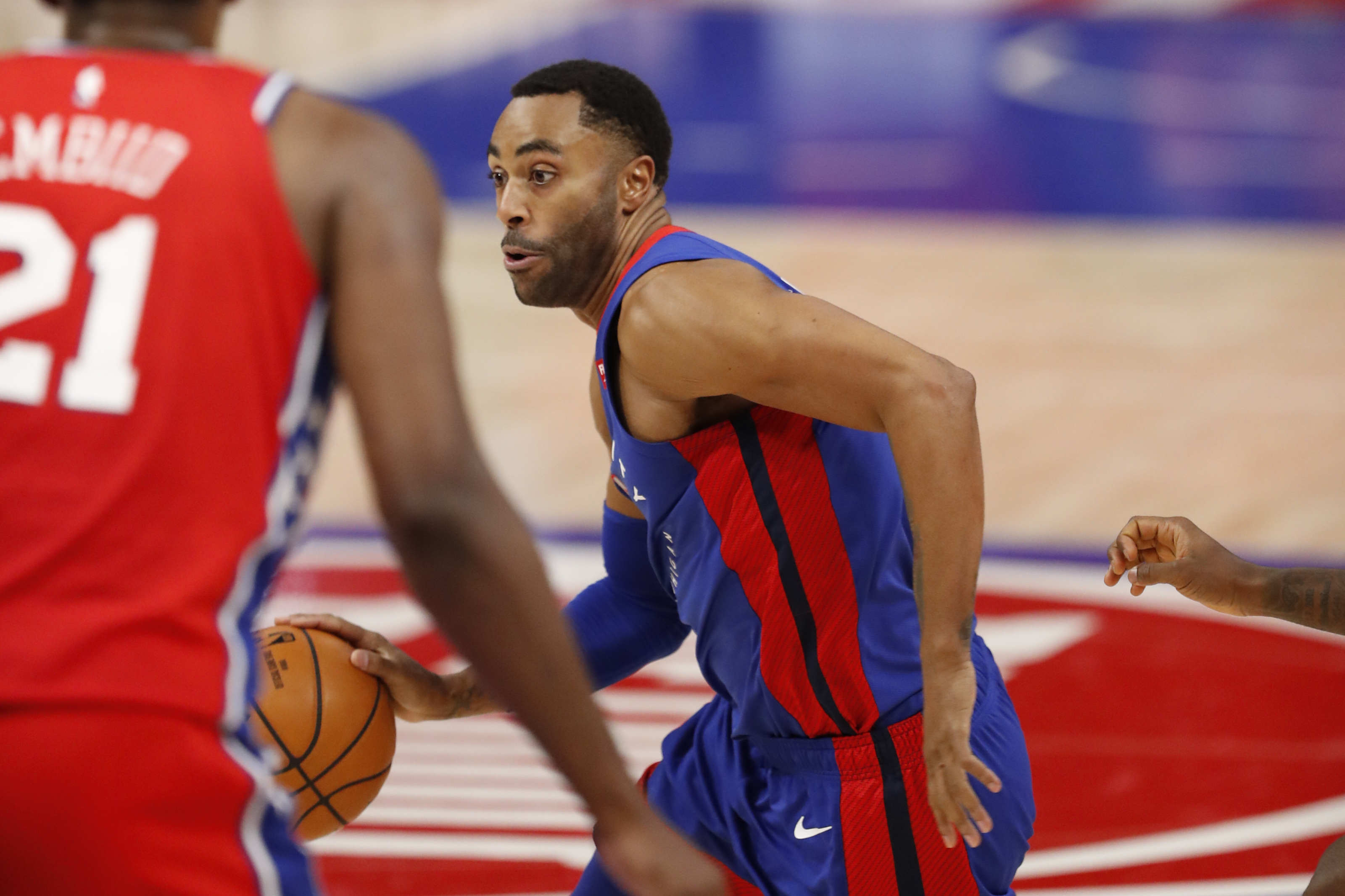 The Lakers have signed Wayne Ellington, whose shooting will be valuable -  Silver Screen and Roll