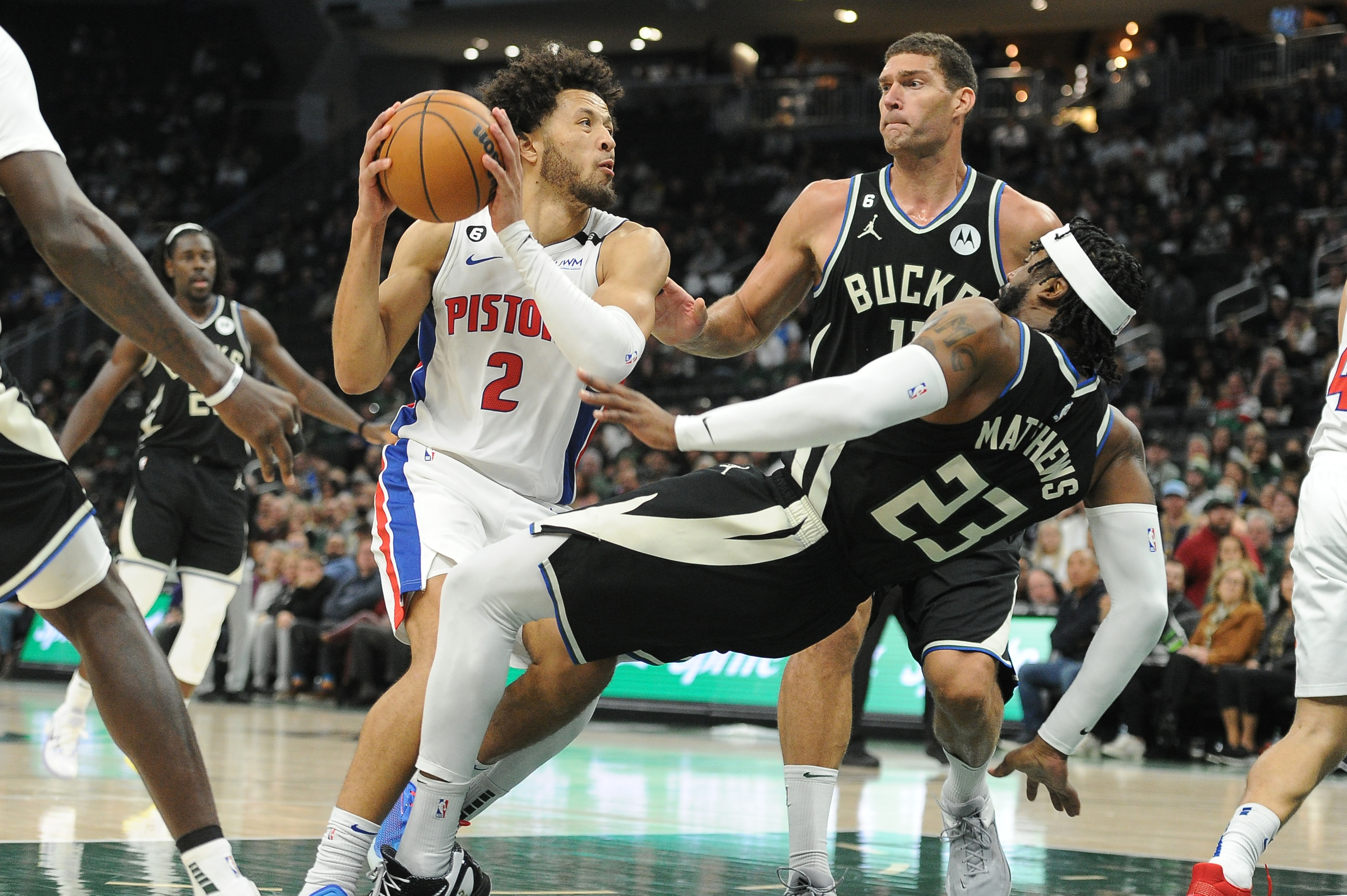 Pistons fall to red-hot Bucks, 116-91 – The Oakland Press