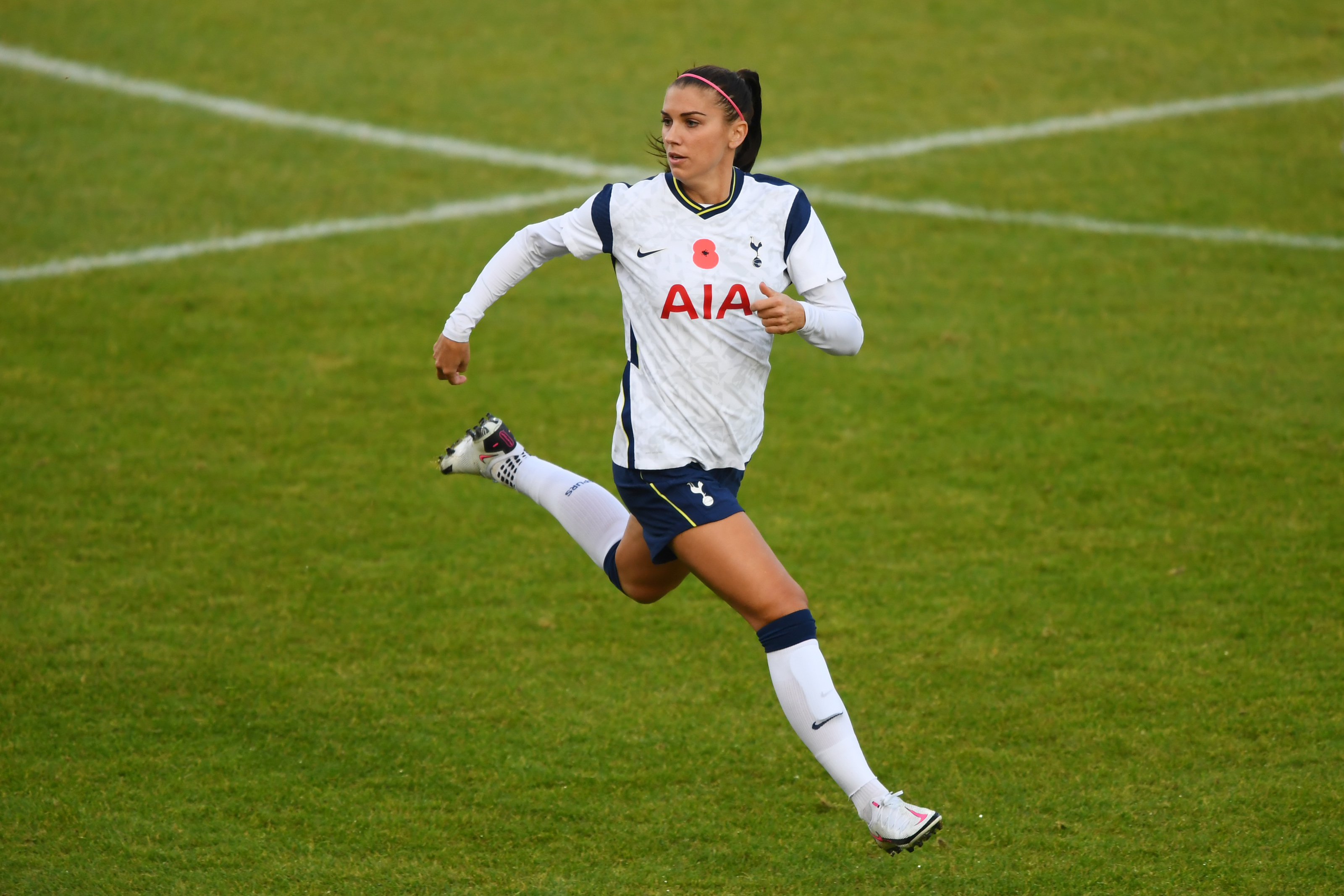Alex Morgan completes shock Tottenham Hotspur move - Eurosport