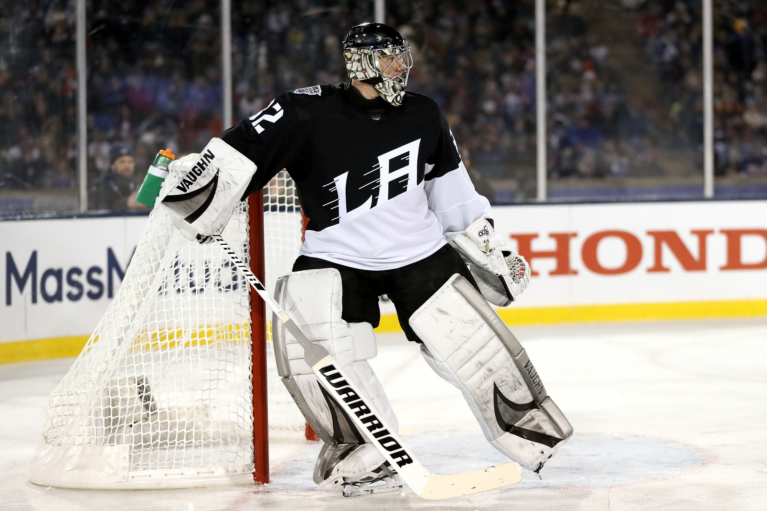 Former LA Kings goalie Jonathan Quick traded to Golden Knights